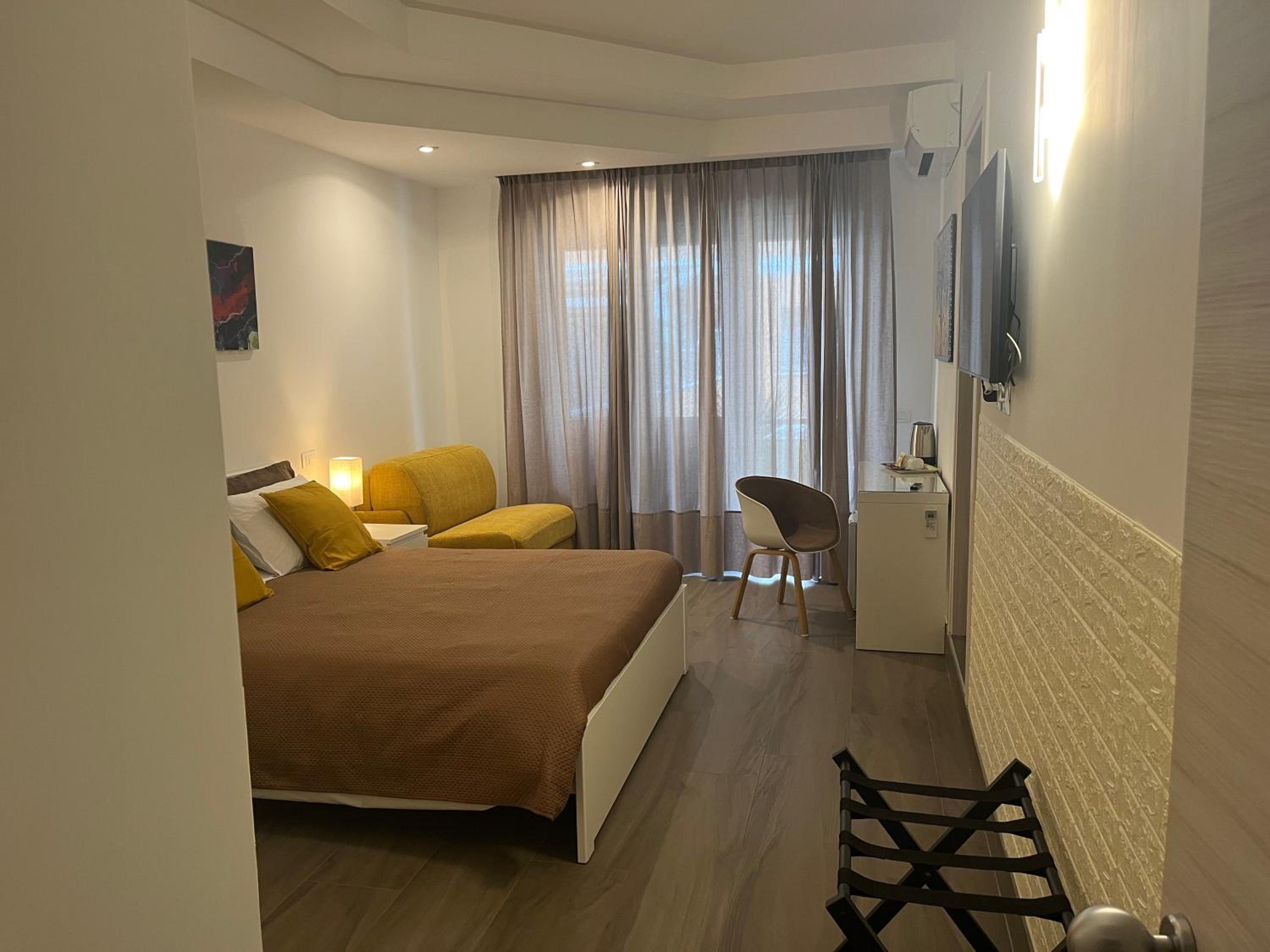 Anastasio Vatican Rooms G H