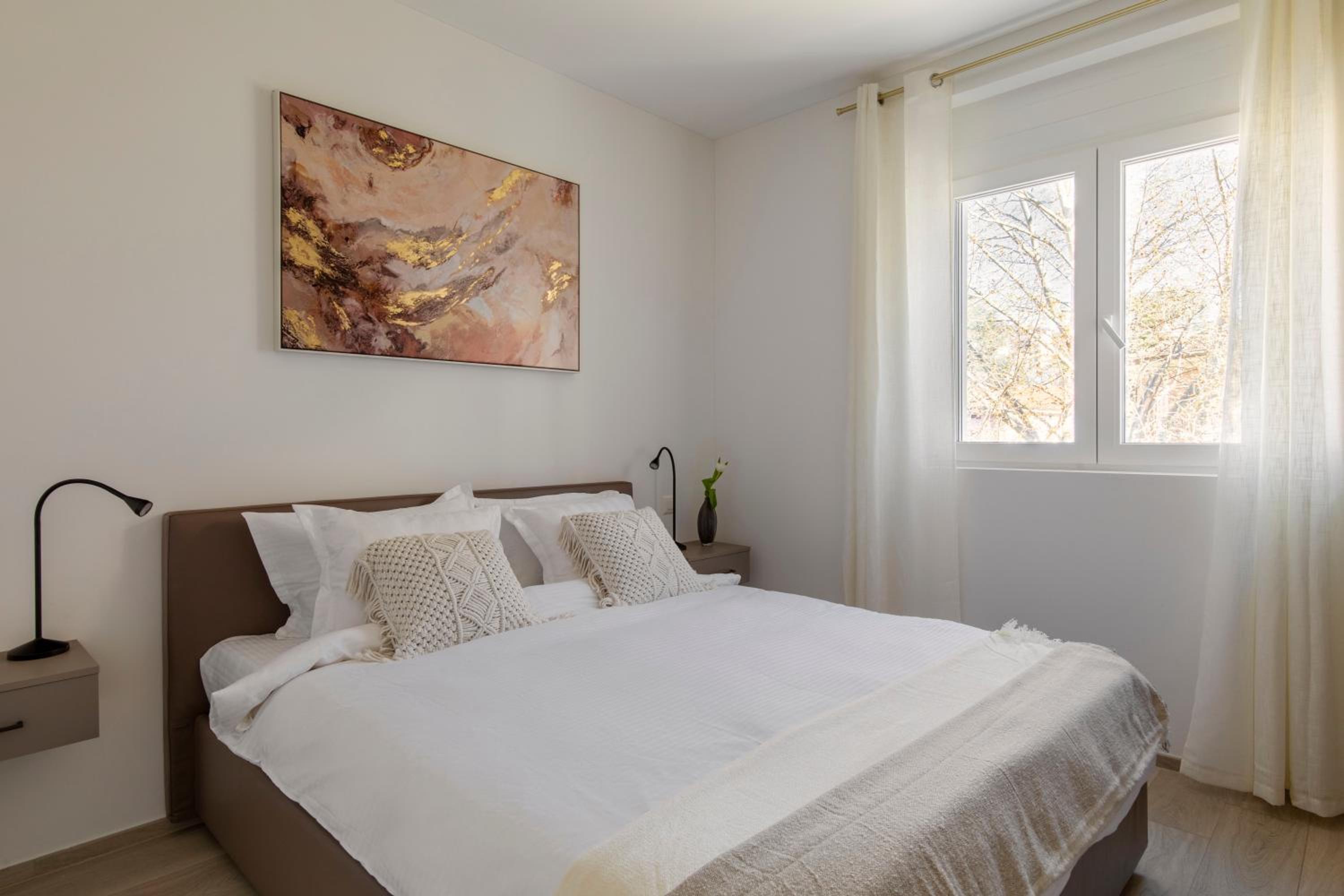 Lugano Superior Suites - Free Parking