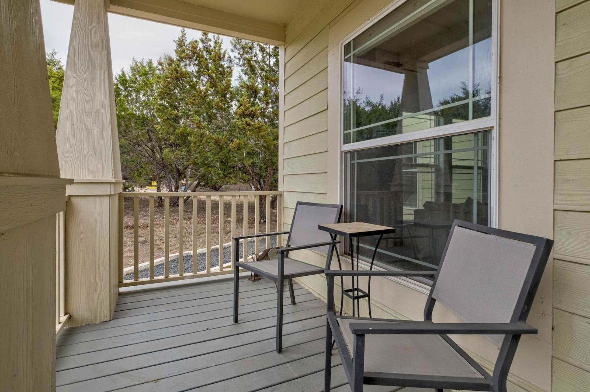 The Homestead for Outdoor Fun with Hot tub, BBQ, Playscape, Karaoke! view 3