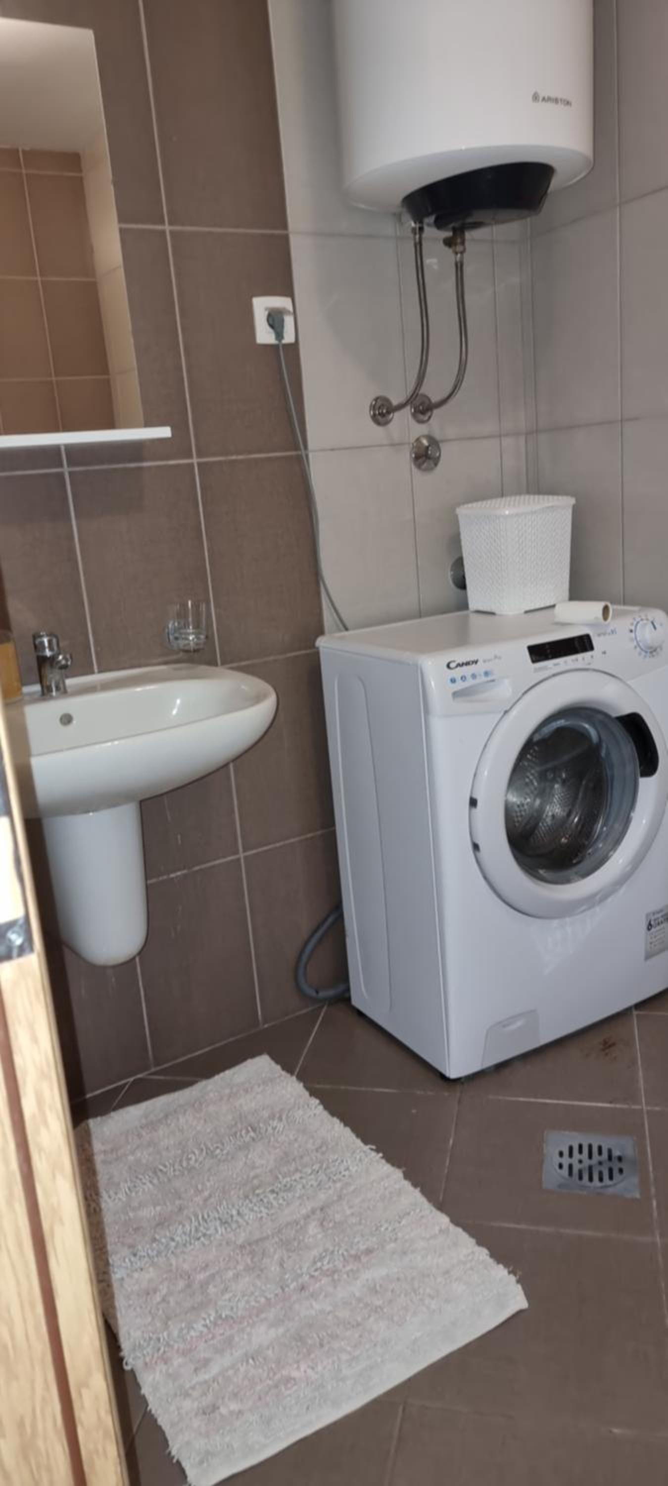 Naki apartmani