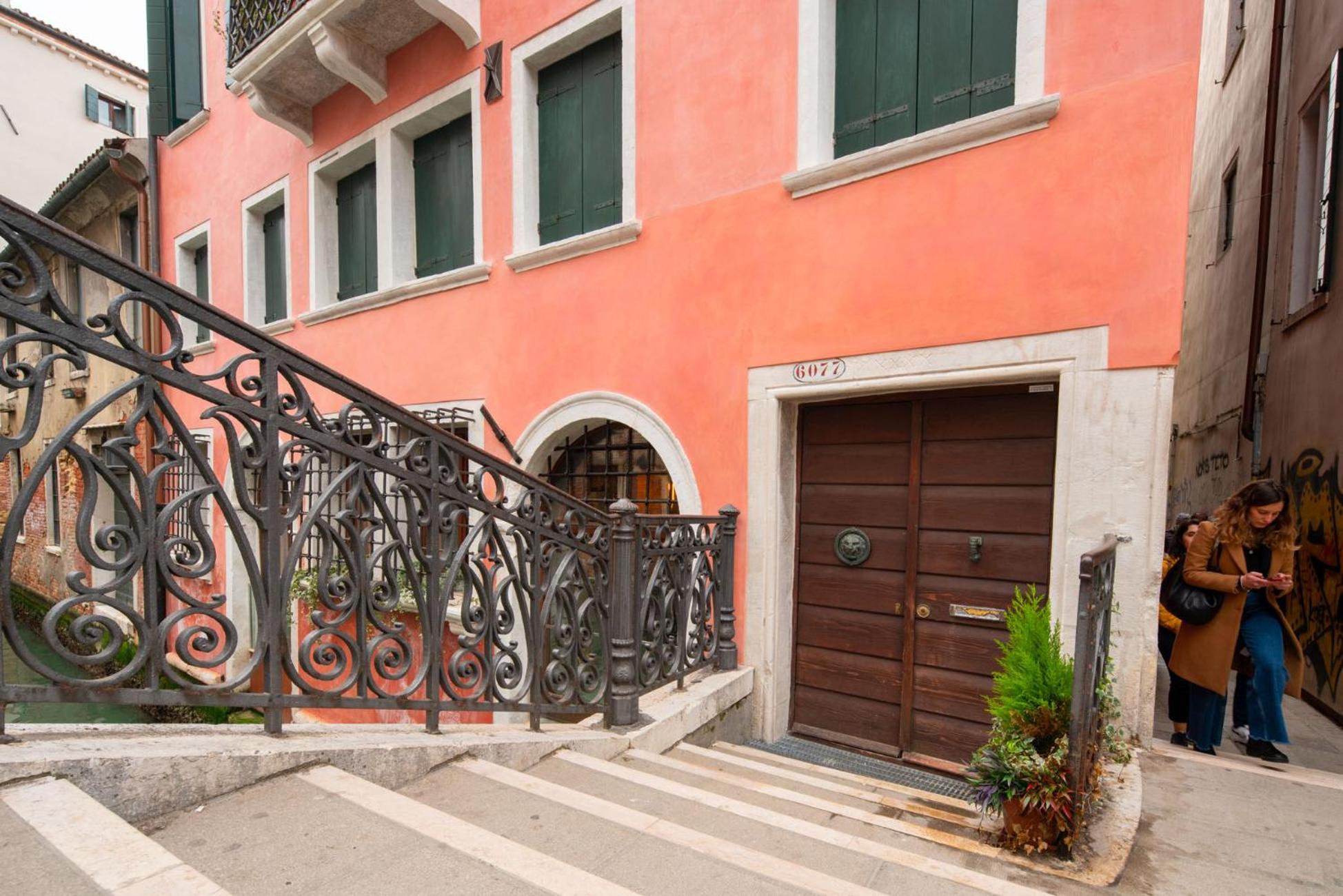 Casa Manina sul Ponte - Your private Canal View