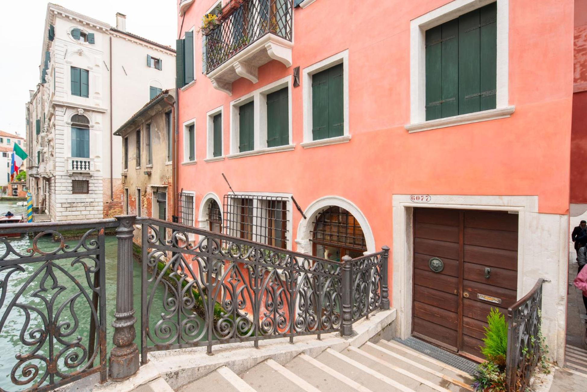 Casa Manina sul Ponte - Your private Canal View