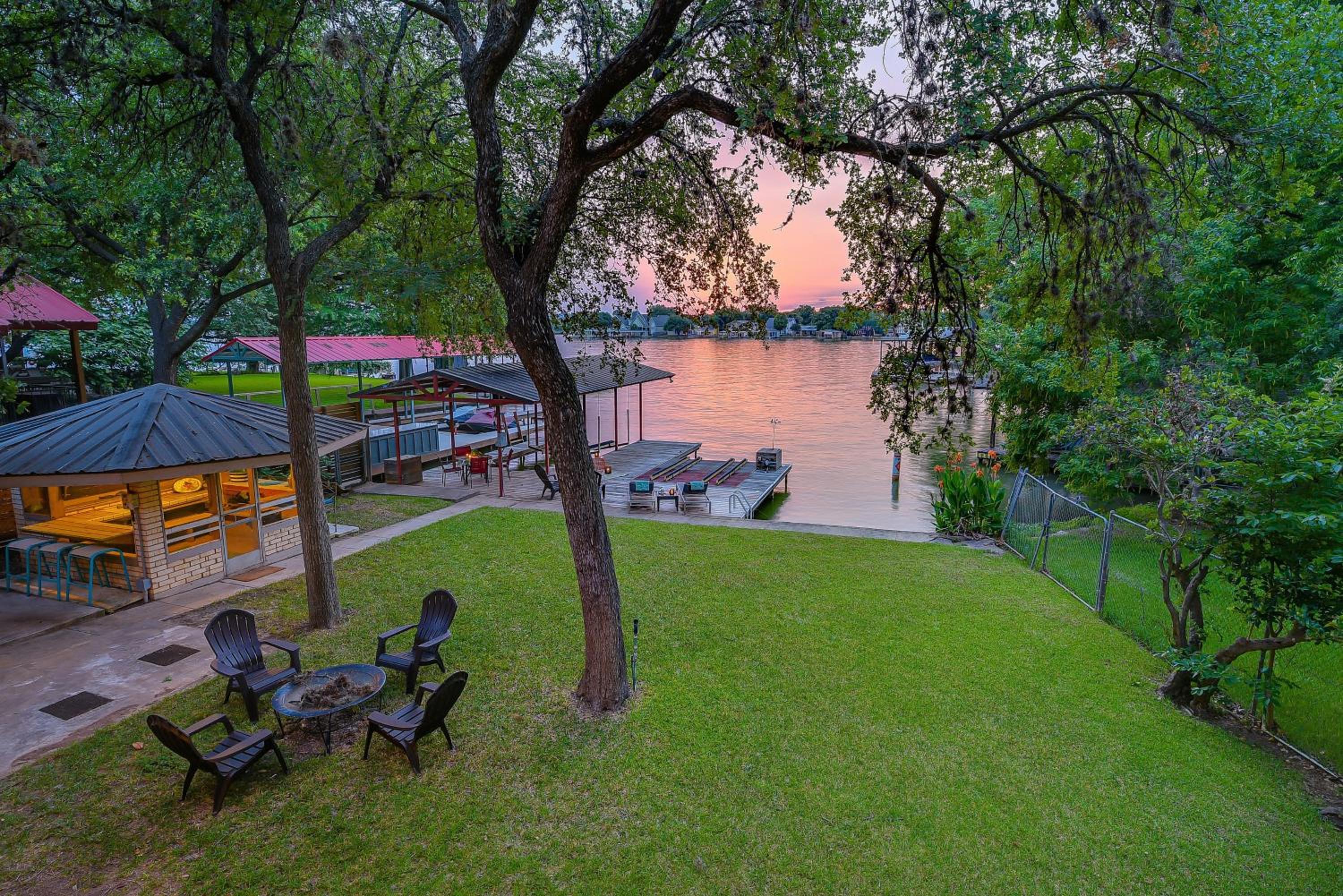 Marble Falls Vacations - The Shorewood Lakeside Oasis, Pet-Friendly Getaway - Property Image 21