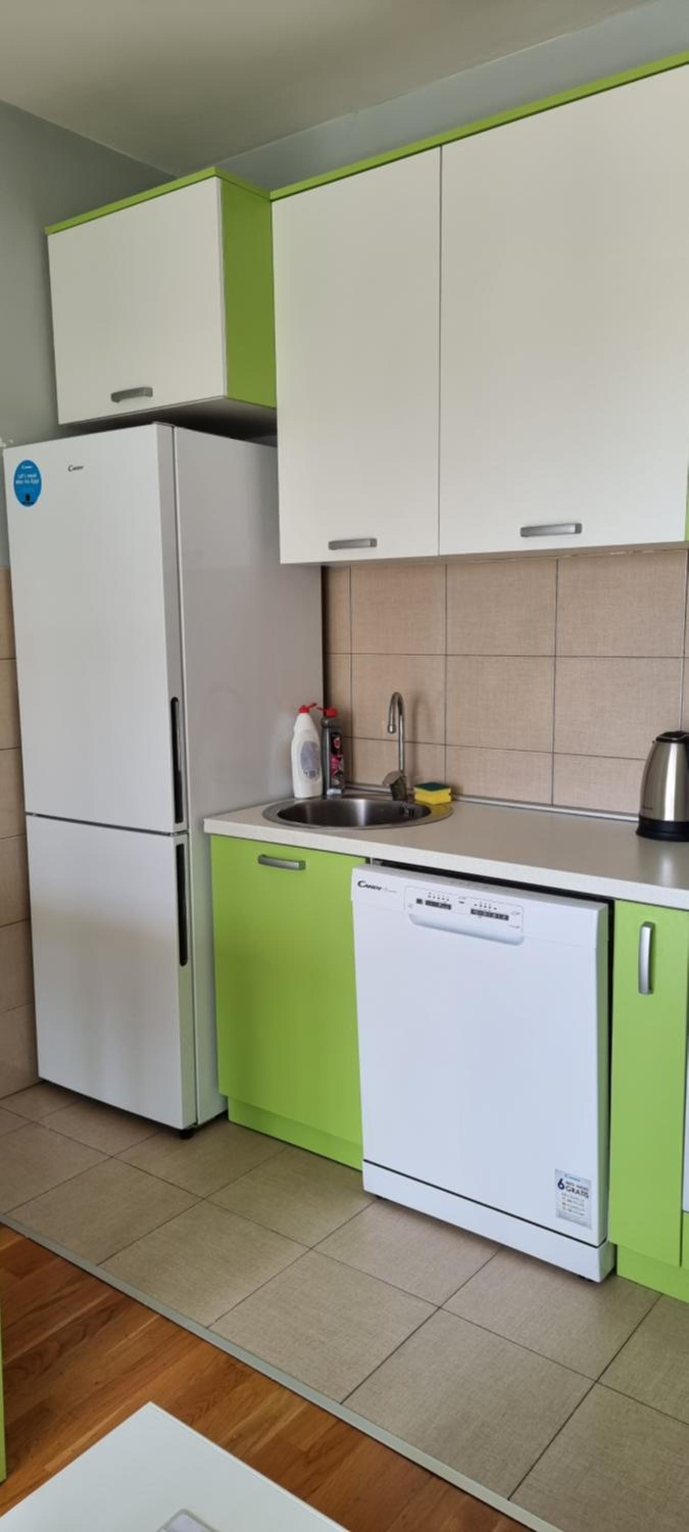 Naki apartmani