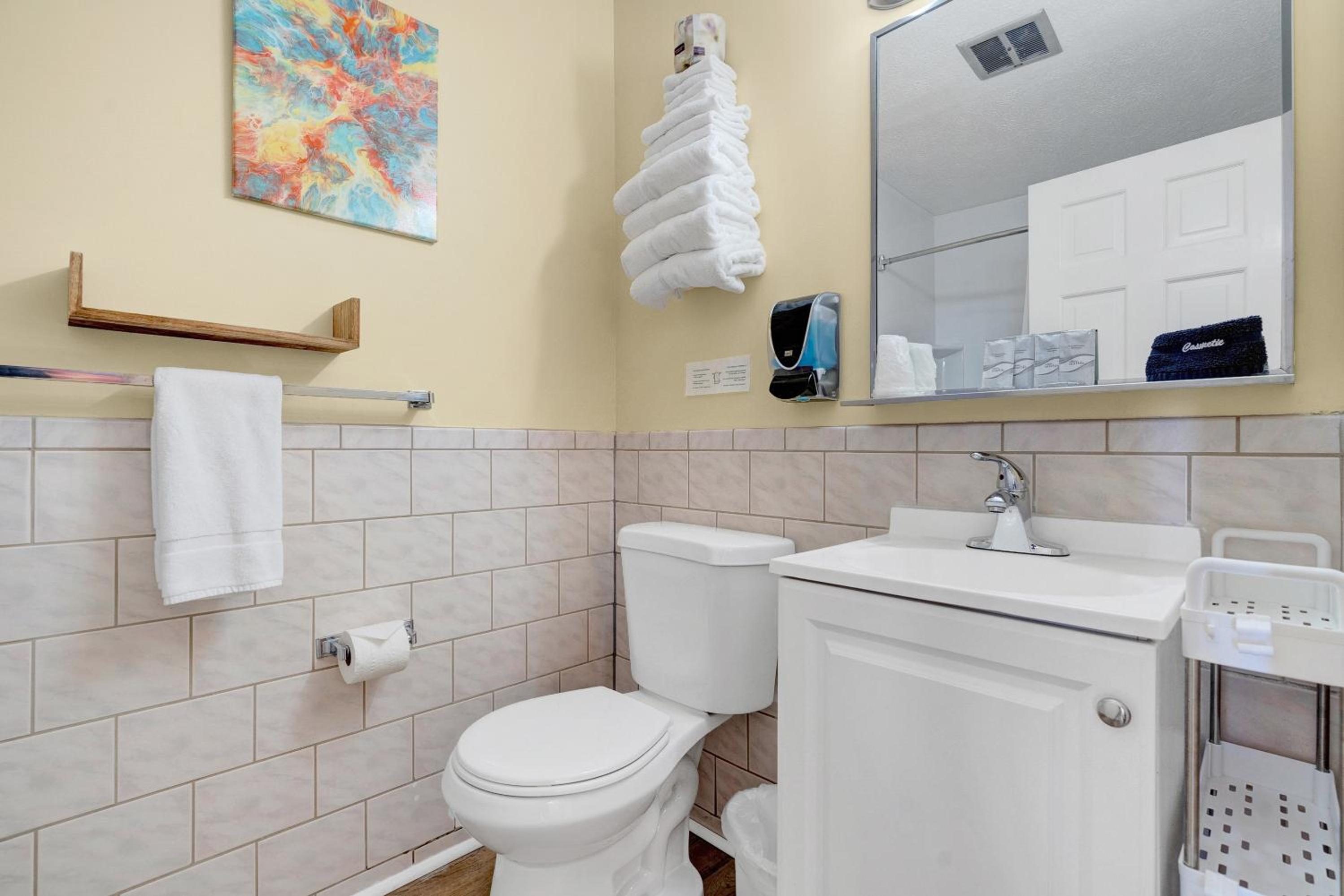 Abellona Inn & Suites