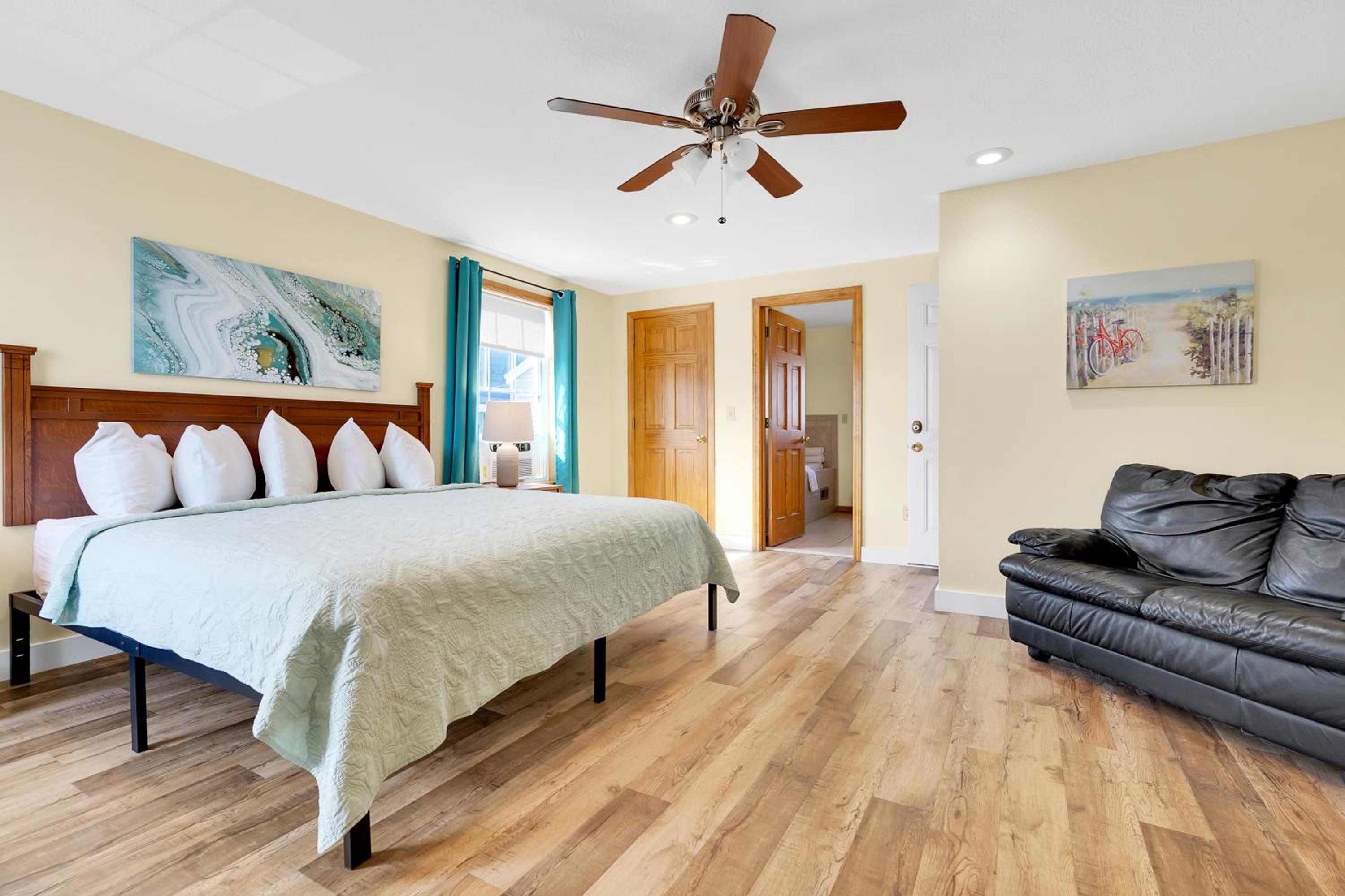 Abellona Inn & Suites