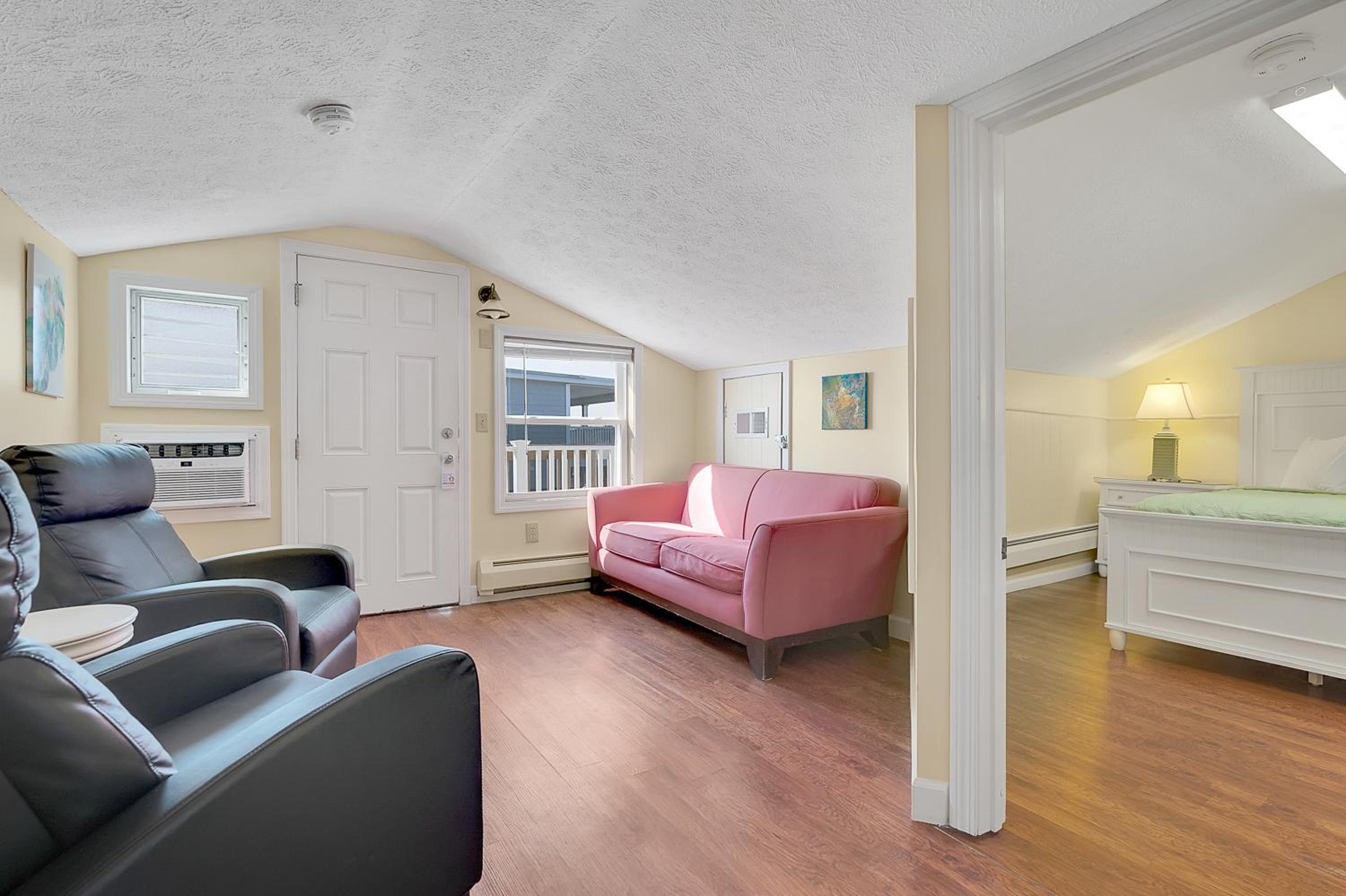 Abellona Inn & Suites