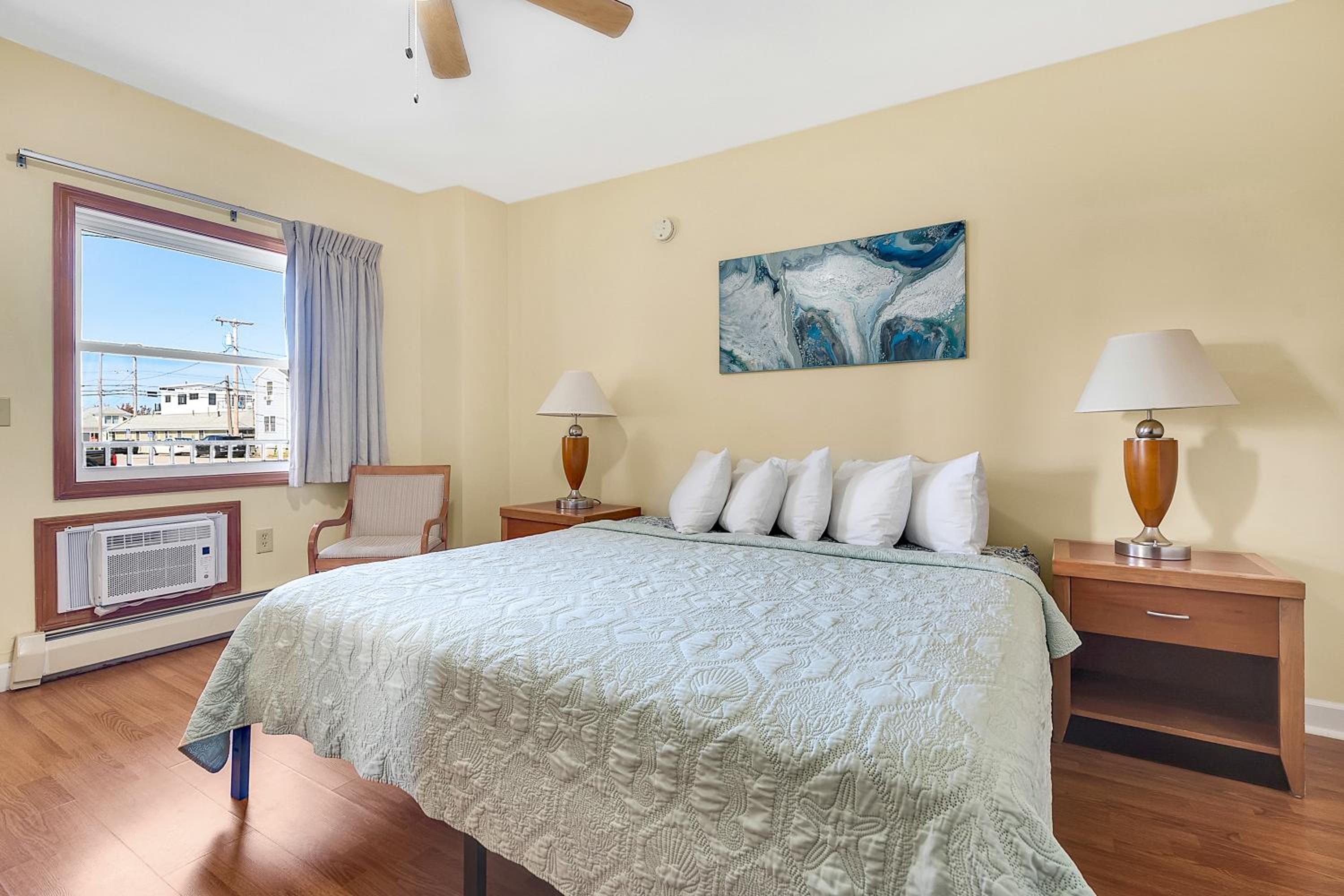 Abellona Inn & Suites