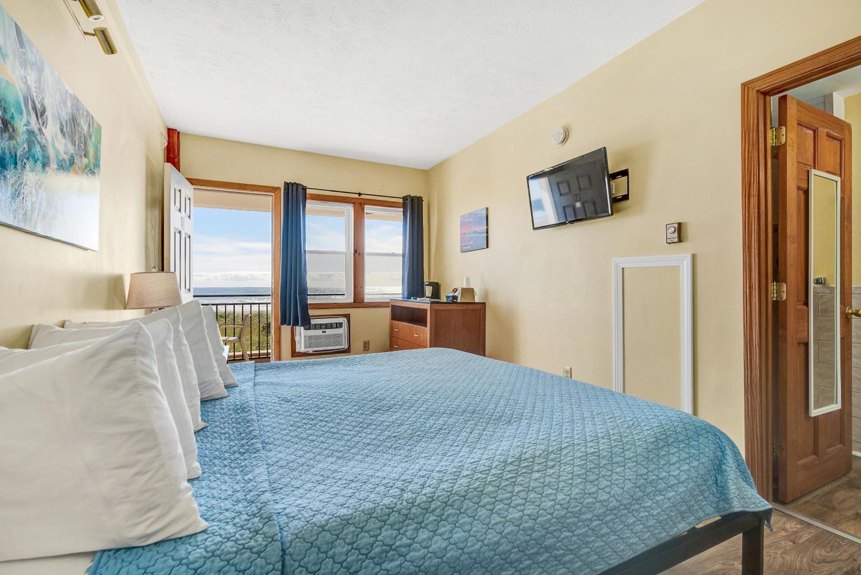 Abellona Inn & Suites