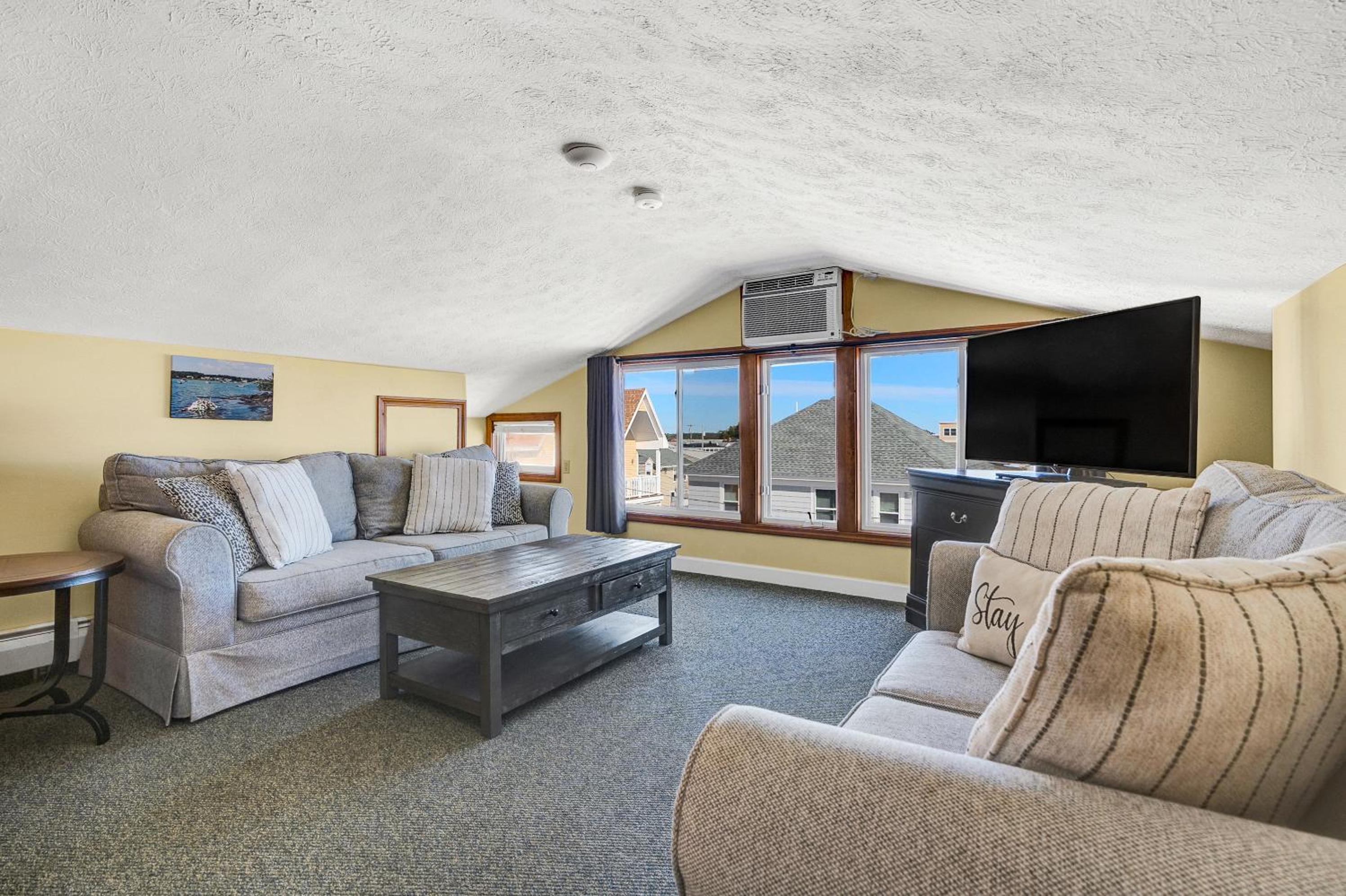 Abellona Inn & Suites