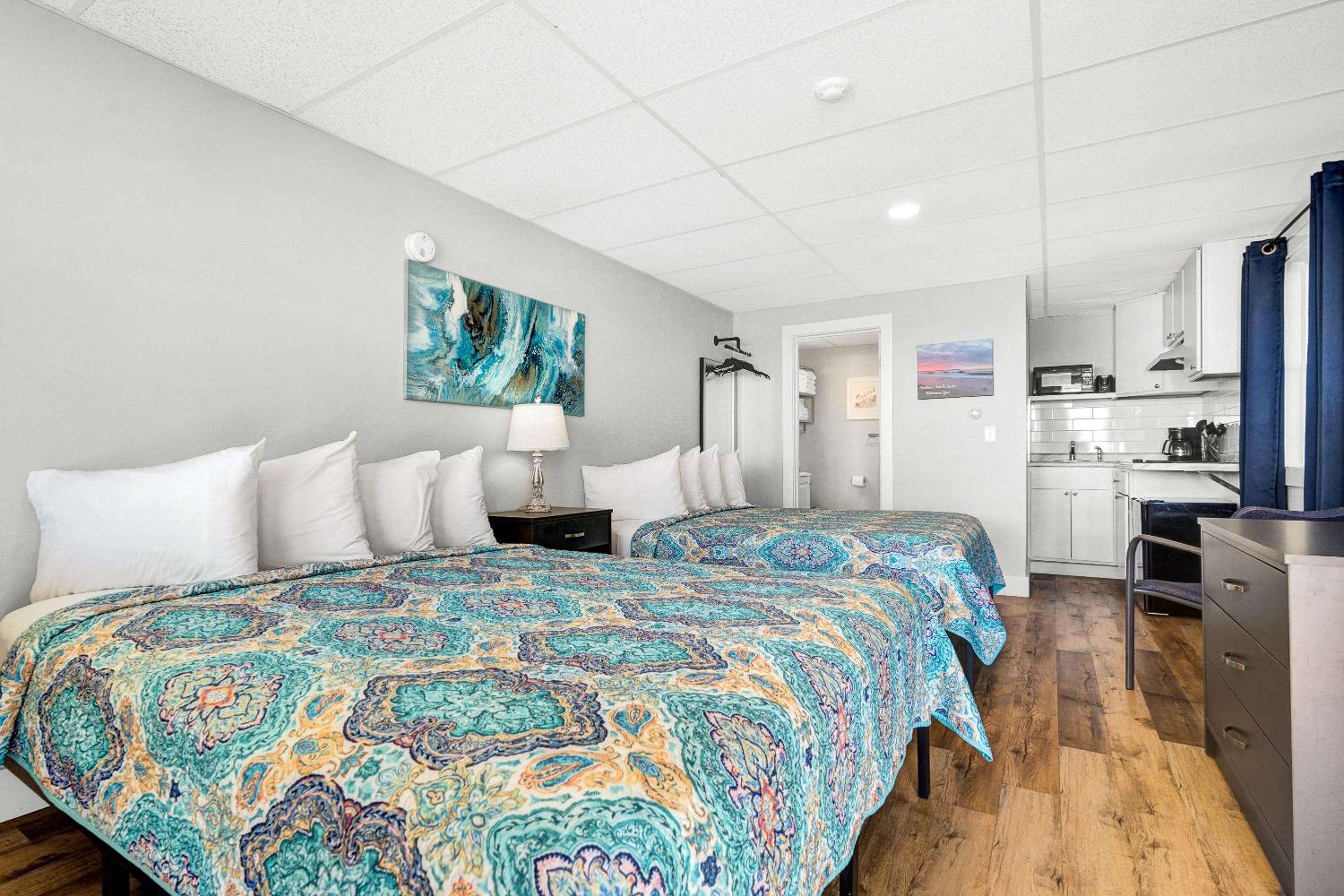 Abellona Inn & Suites