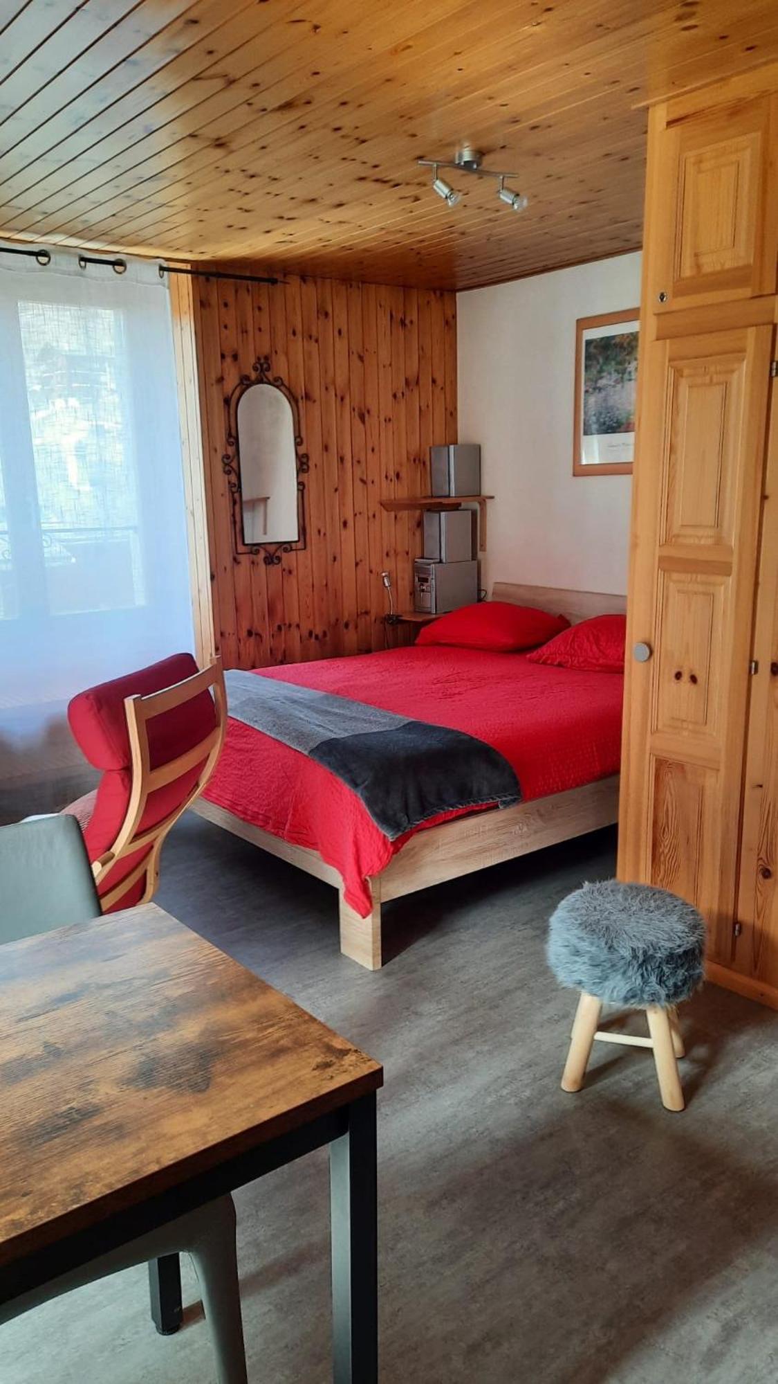 Au village d'Evolène, très joli studio calme et ensoleillé view 3
