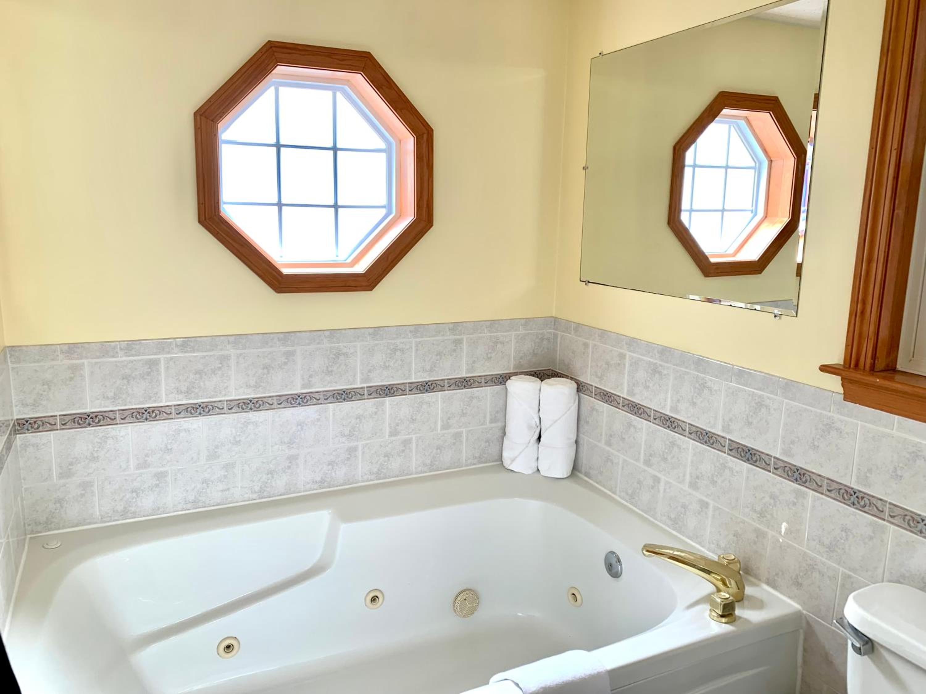 Abellona Inn & Suites