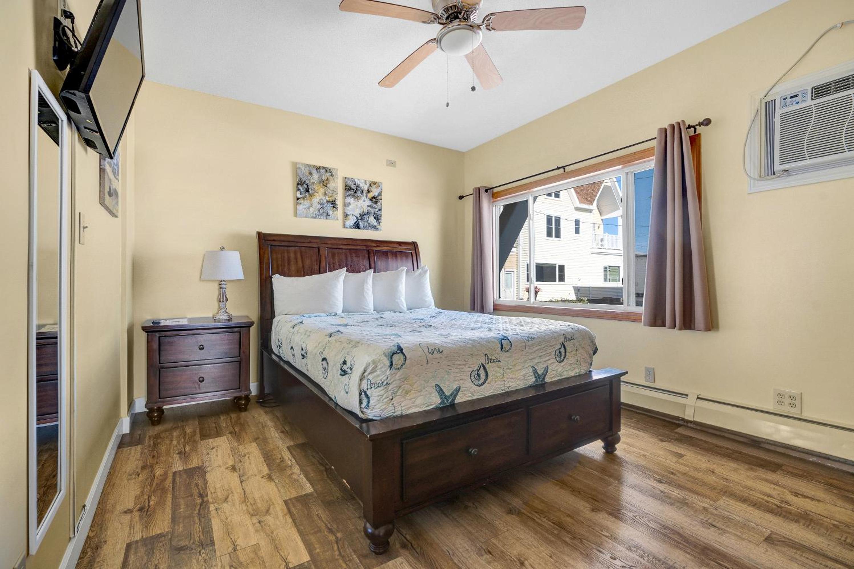 Abellona Inn & Suites