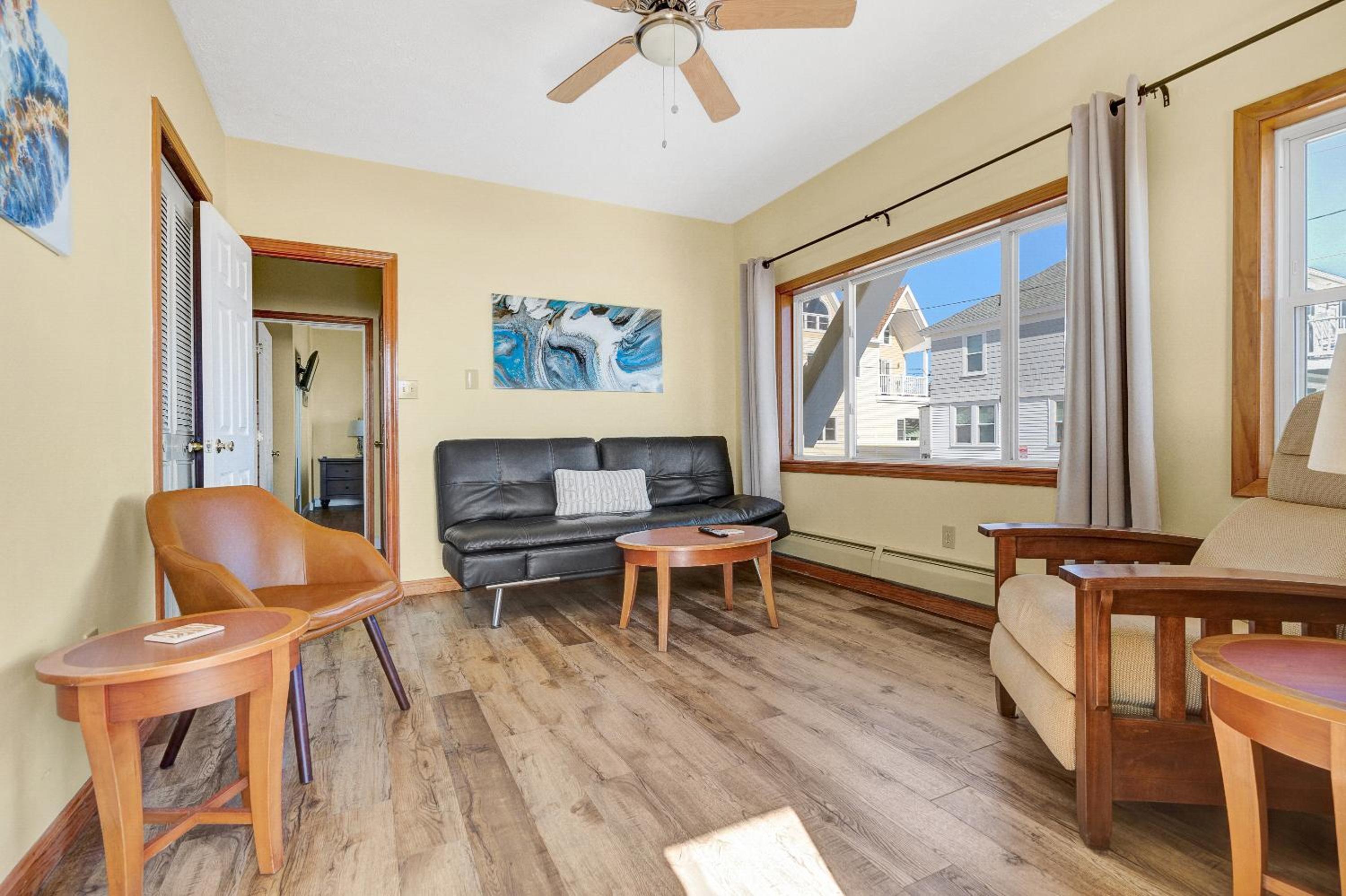 Abellona Inn & Suites