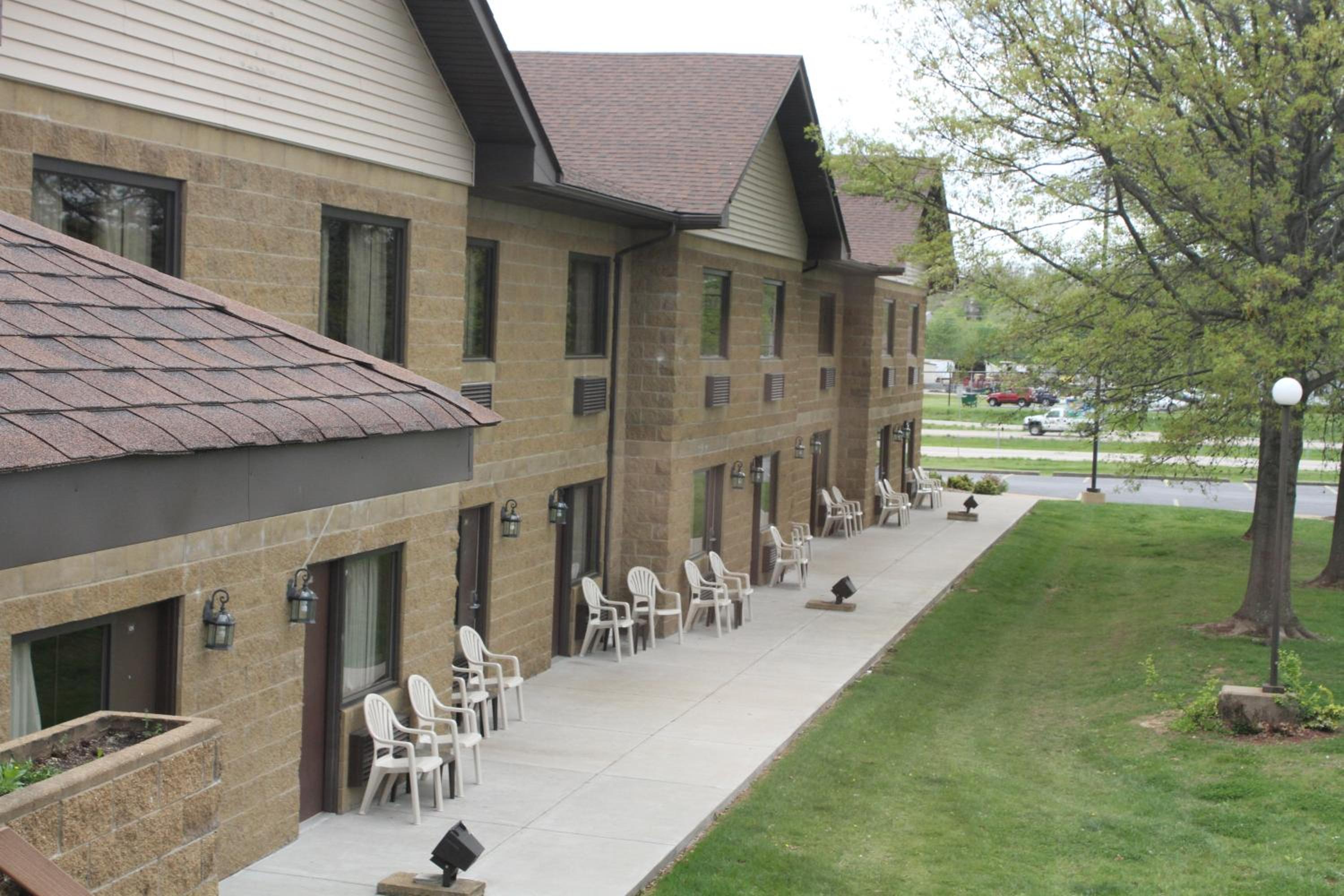 Farmington Vacations - Baymont Inn and Suites by Wyndham Farmington, MO - Property Image 13