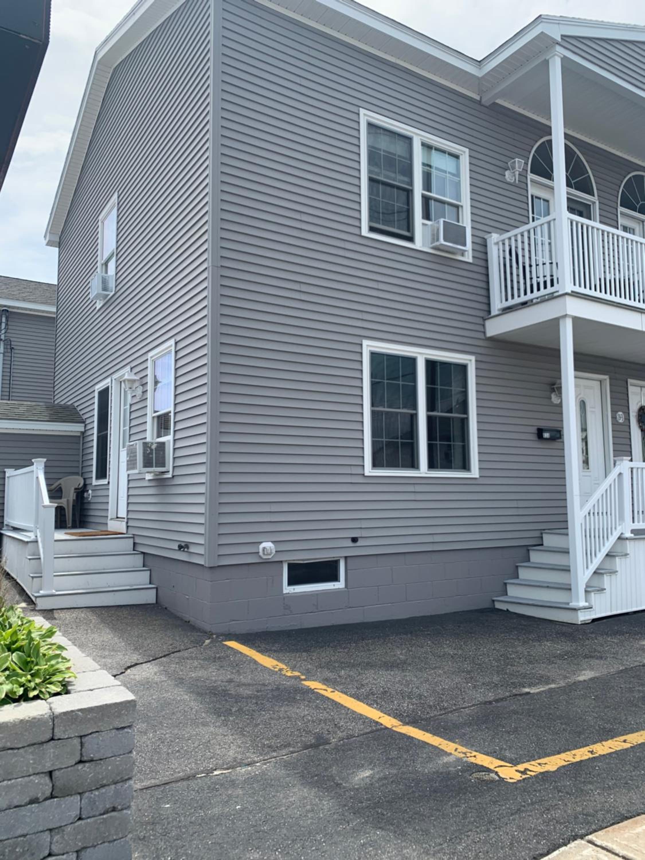Abellona Inn & Suites