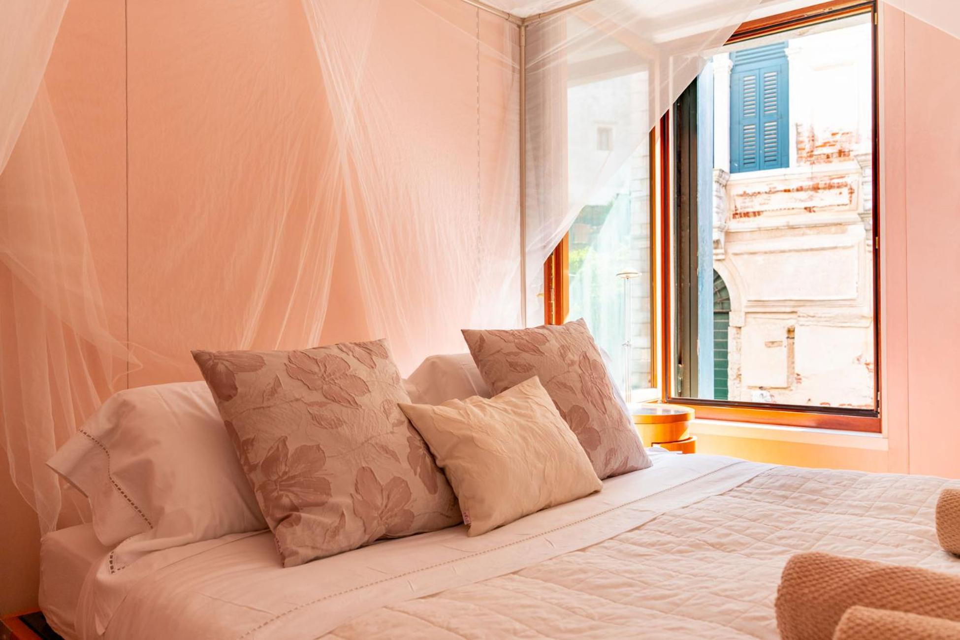 Casa Flavia ai Morosini - Luxury apartment with Canal View