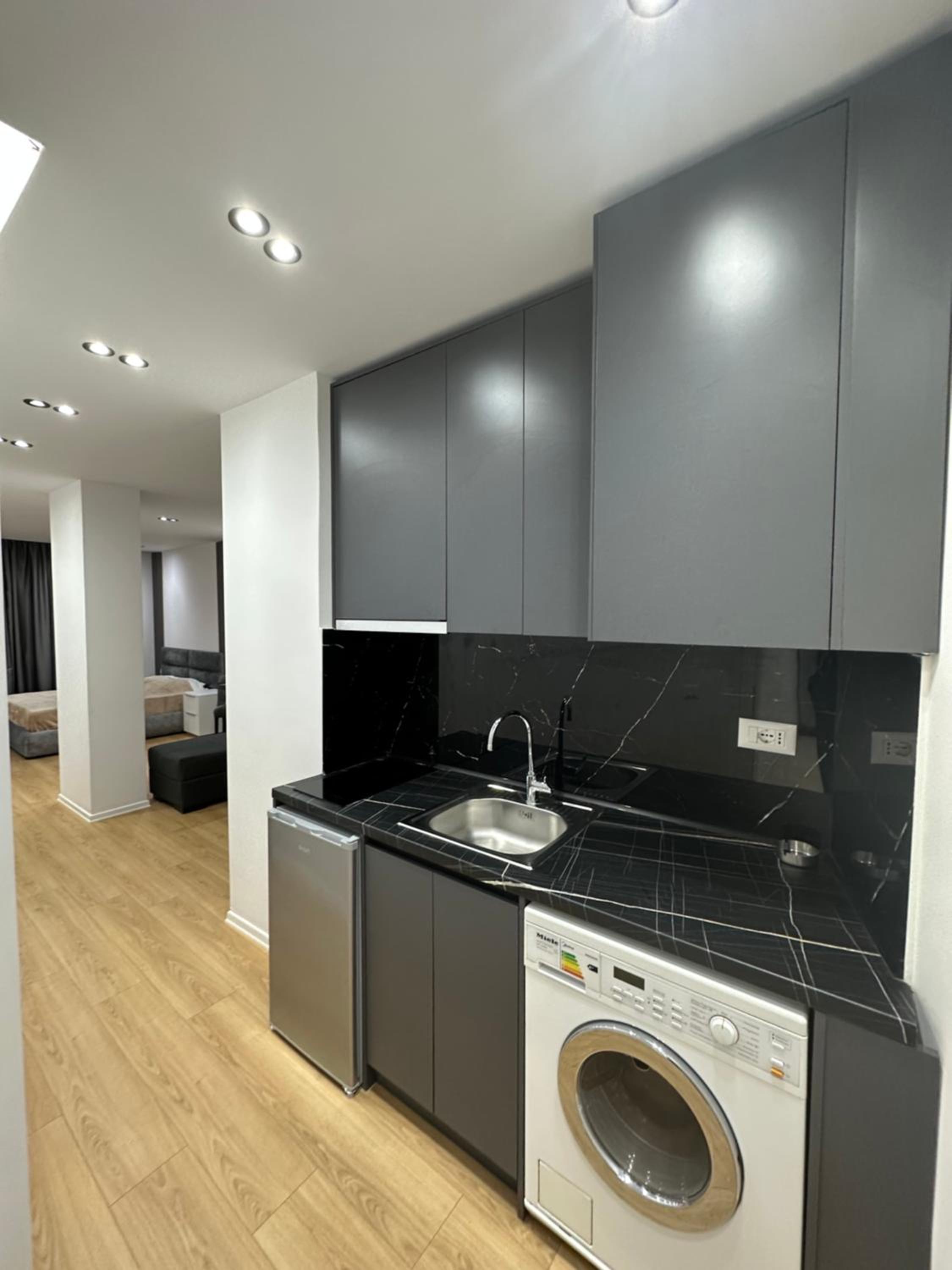 Enzo Rooms Center