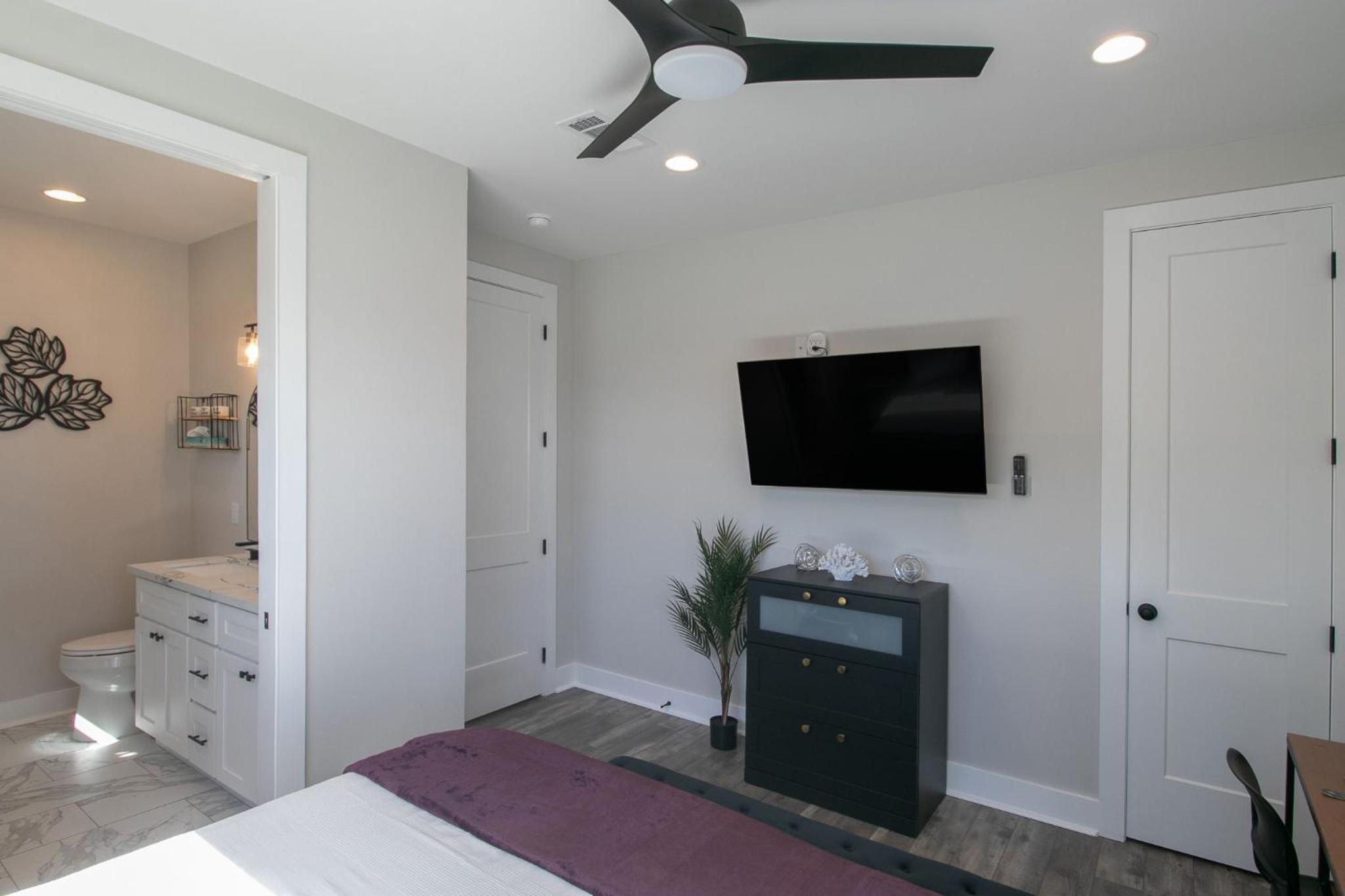 Steps Away from Cruisin' the Coast , Gulfport 2BR, Game Room, and Free Parking