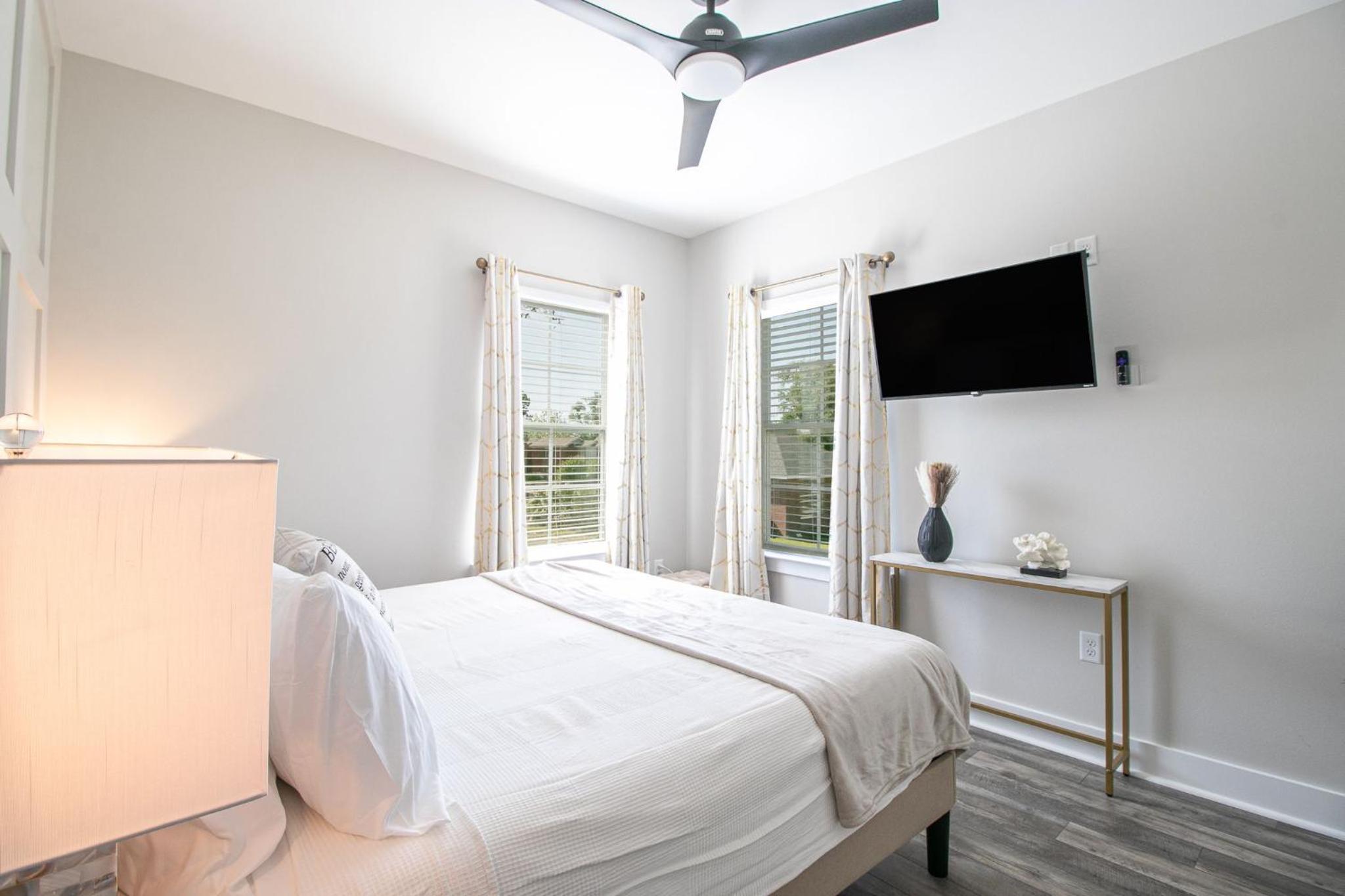 Steps Away from Cruisin' the Coast , Gulfport 2BR, Game Room, and Free Parking