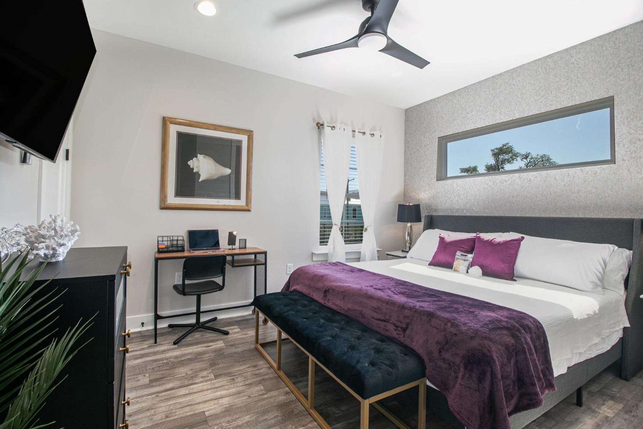 Steps Away from Cruisin' the Coast , Gulfport 2BR, Game Room, and Free Parking