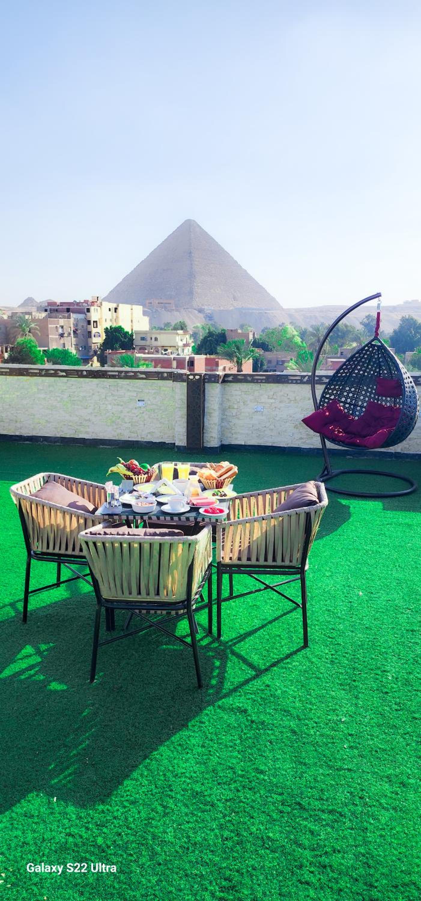 King Cheops Inn - Pyramid View