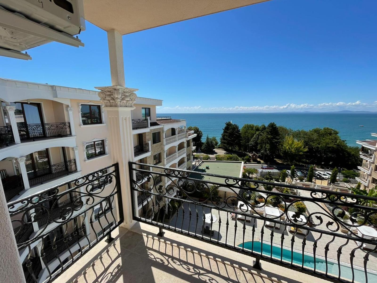 Luxury Penthouse Apartments at Valencia Gardens