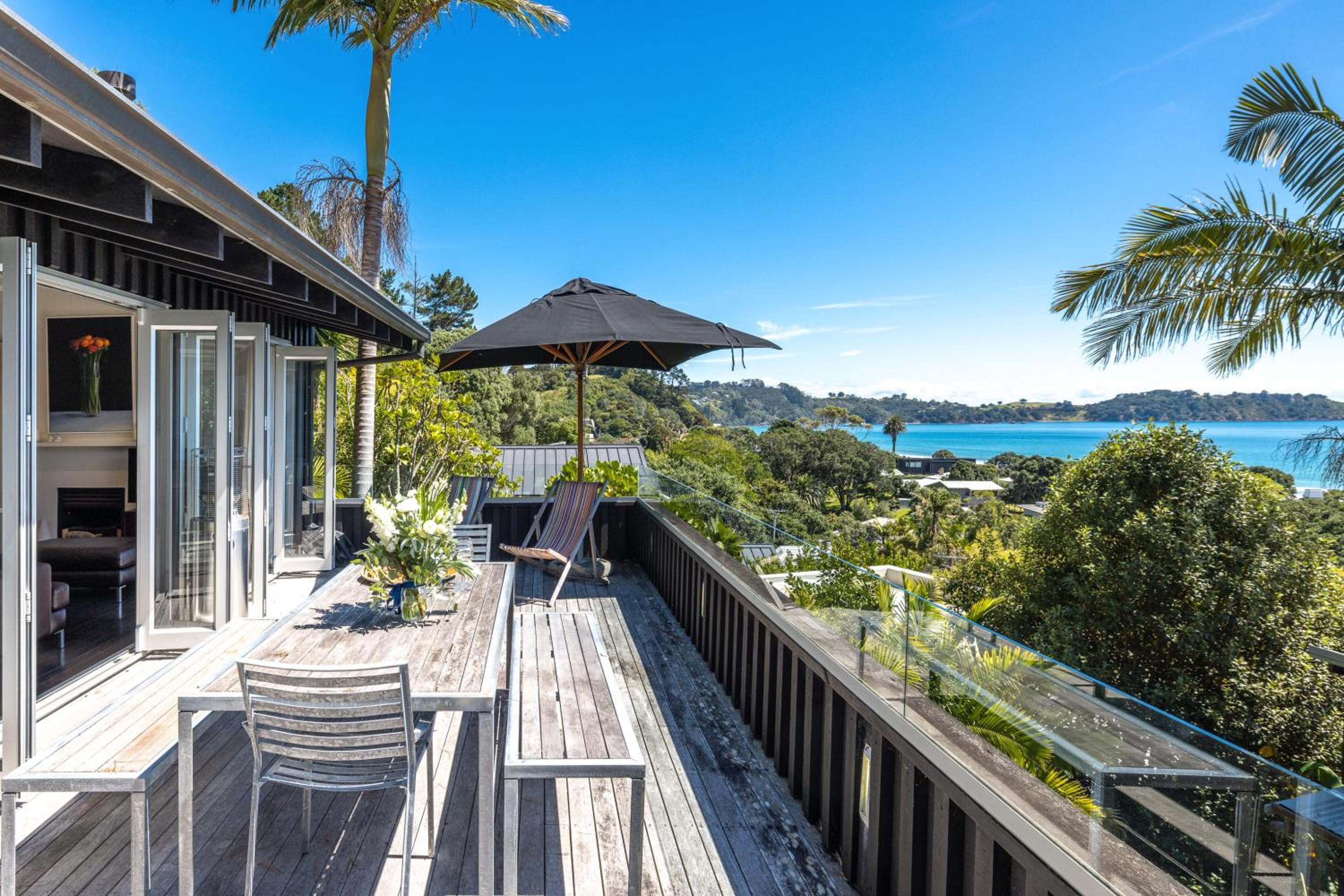 Black Bach - Stay Waiheke view 2