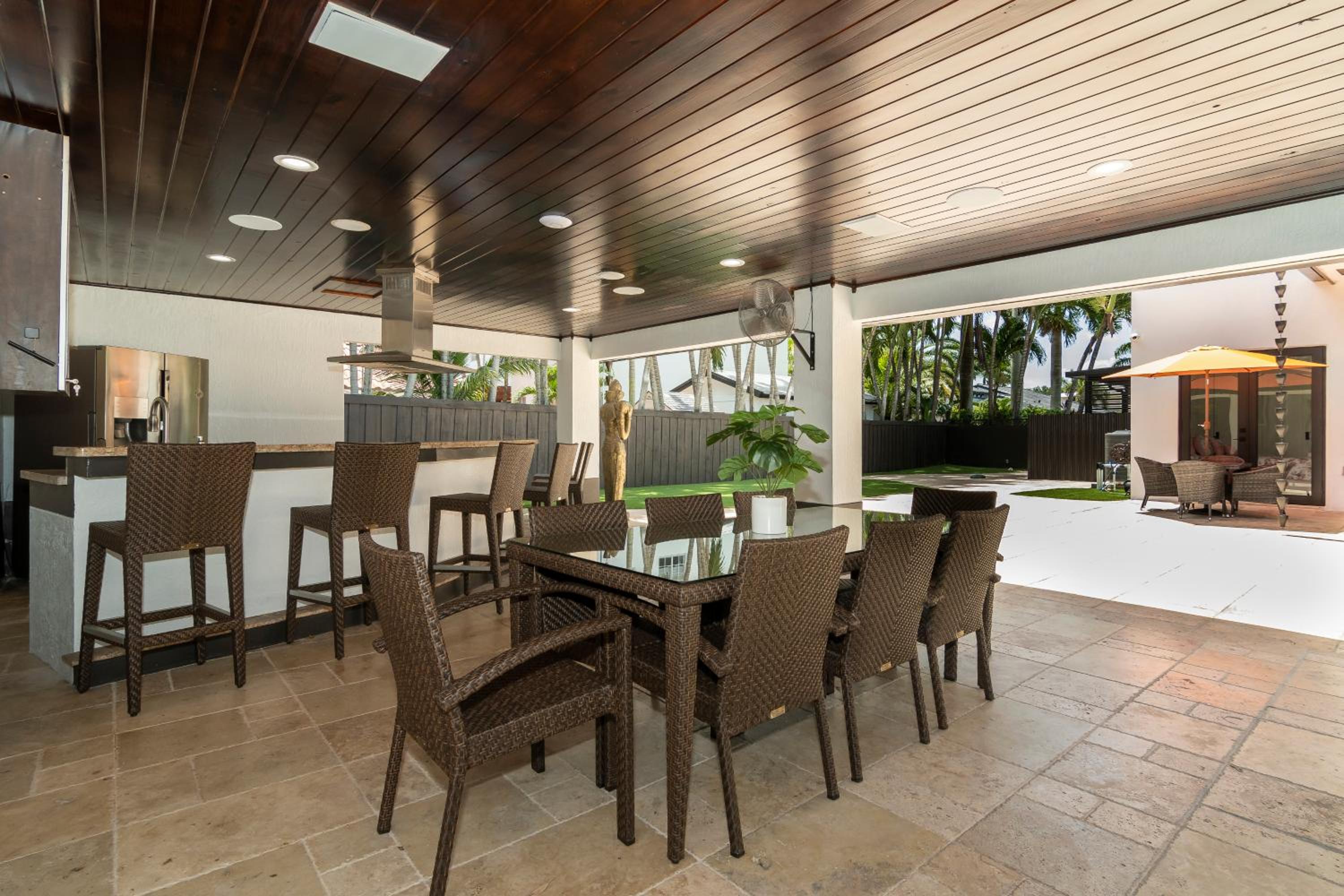 The tropical paradise villa