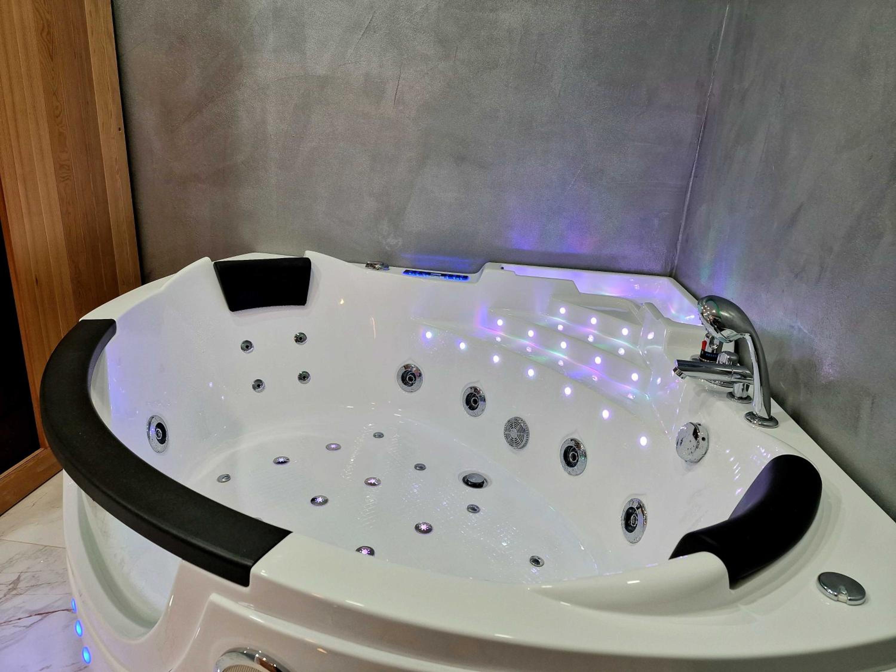 Wellness Gold apartment with Private SAUNA & JACUZZI