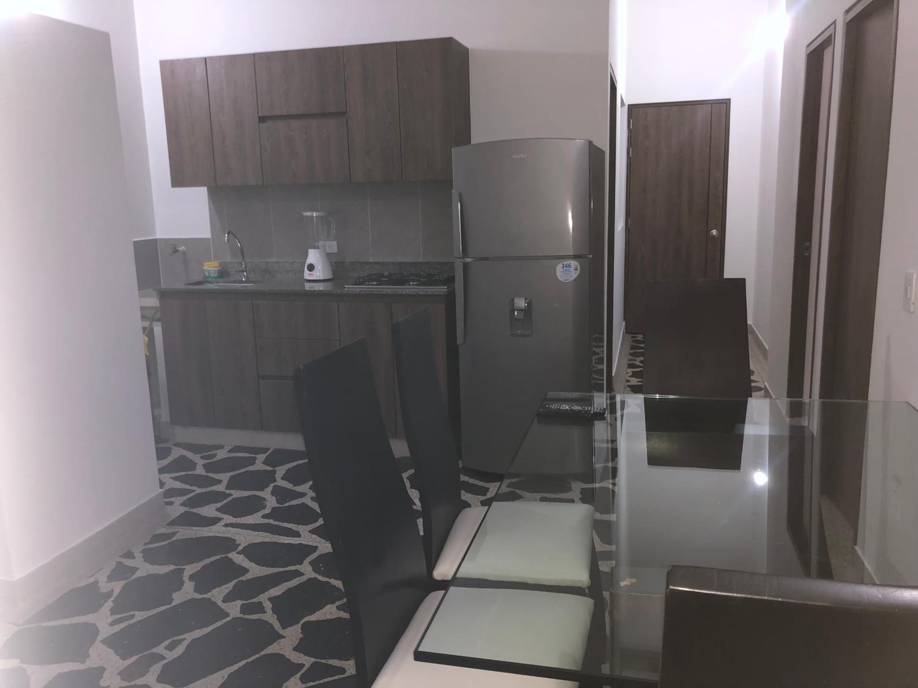 Apartamento amplio en laureles, excelente ubicación, 3 alcobas 403