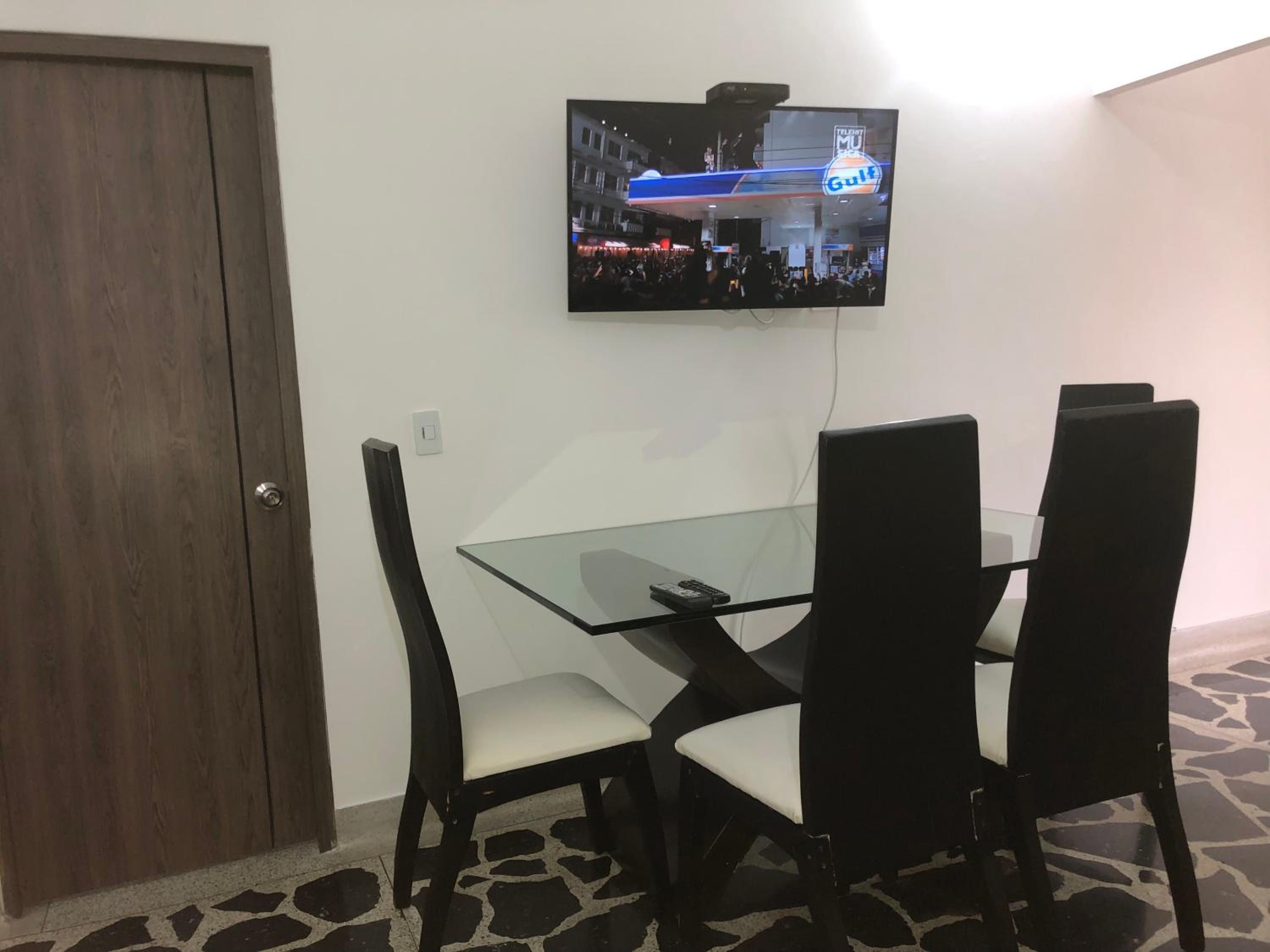 Apartamento amplio en laureles, excelente ubicación, 3 alcobas 403