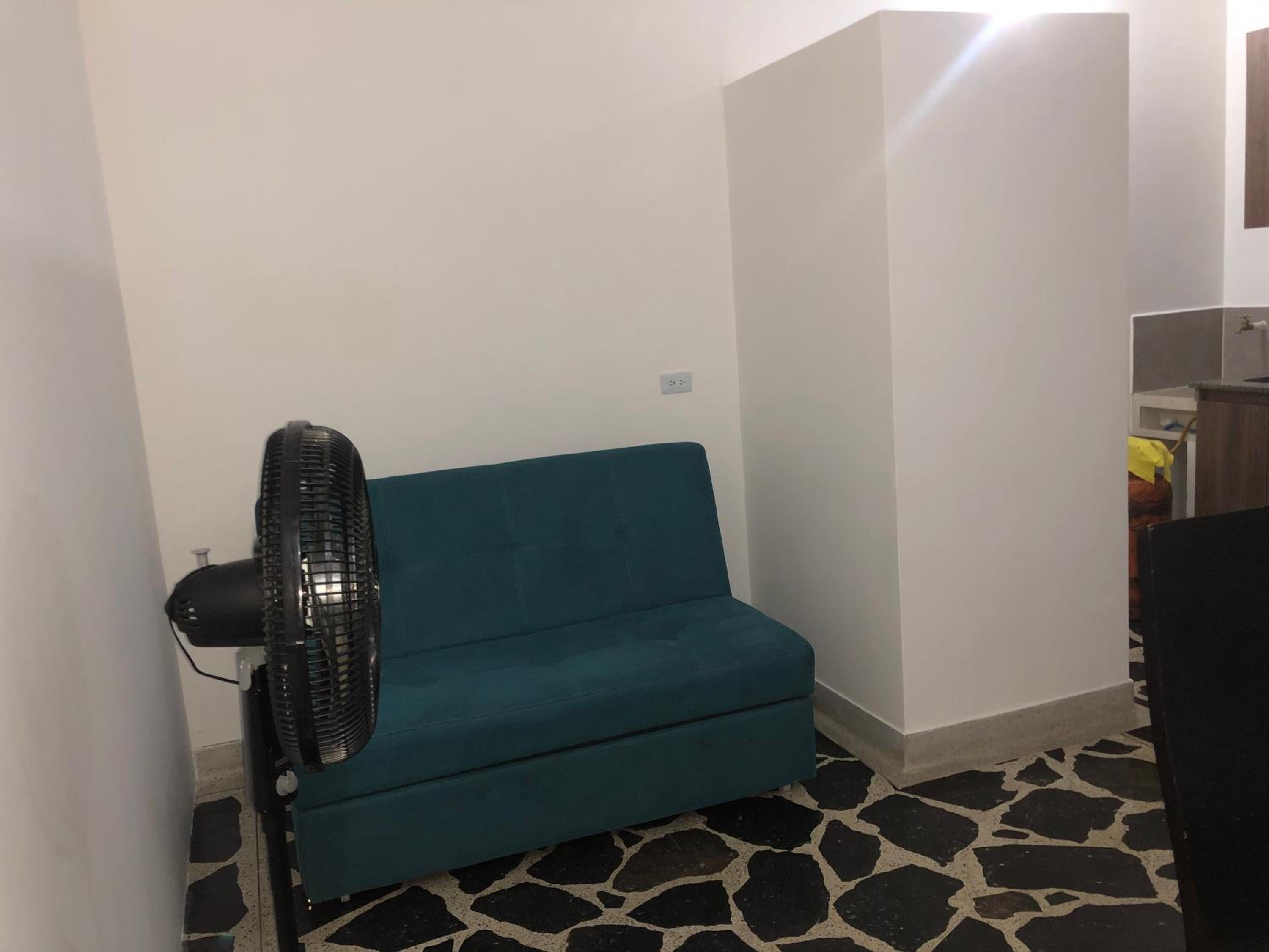 Apartamento amplio en laureles, excelente ubicación, 3 alcobas 403
