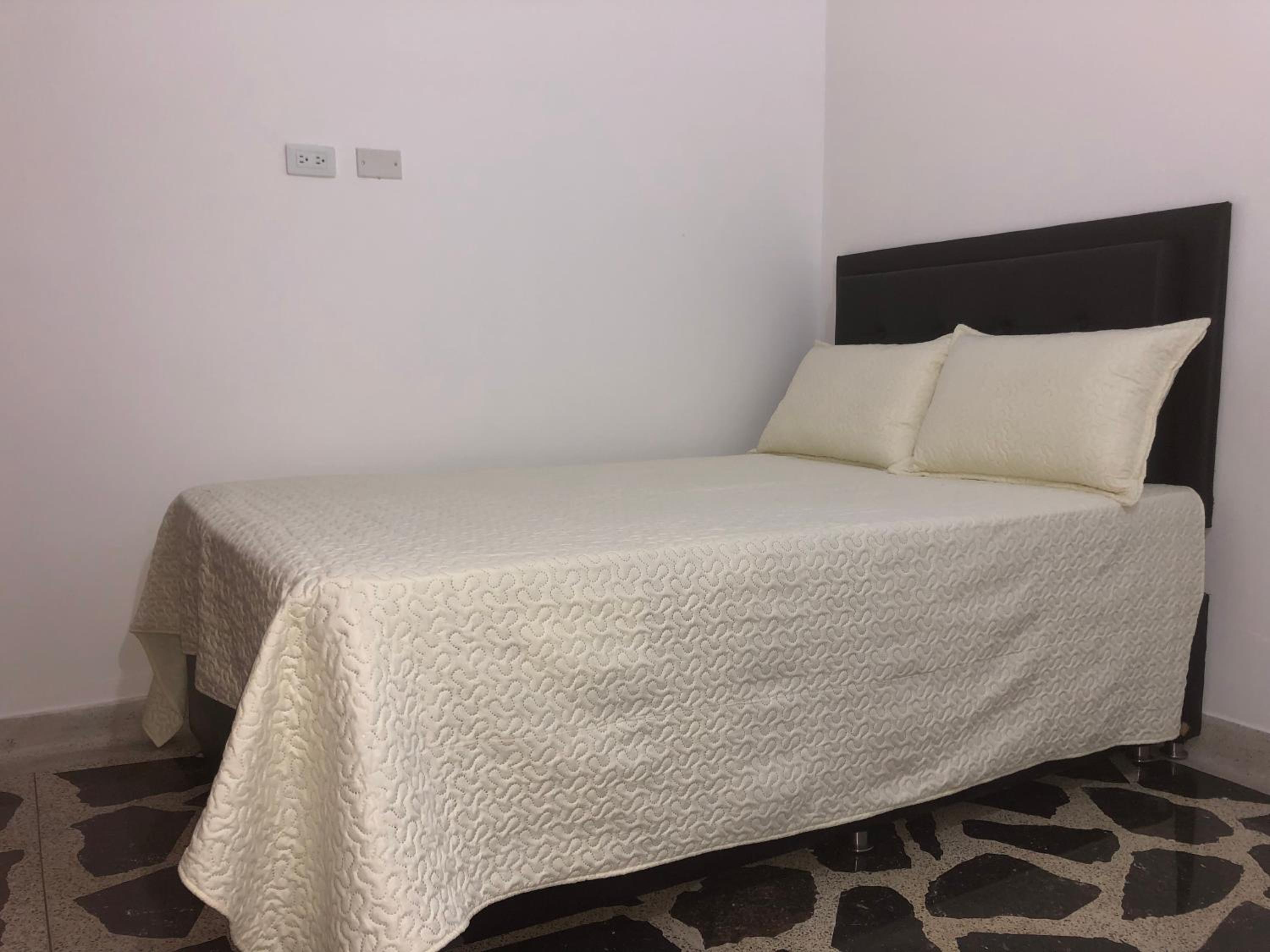 Apartamento amplio en laureles, excelente ubicación, 3 alcobas 403