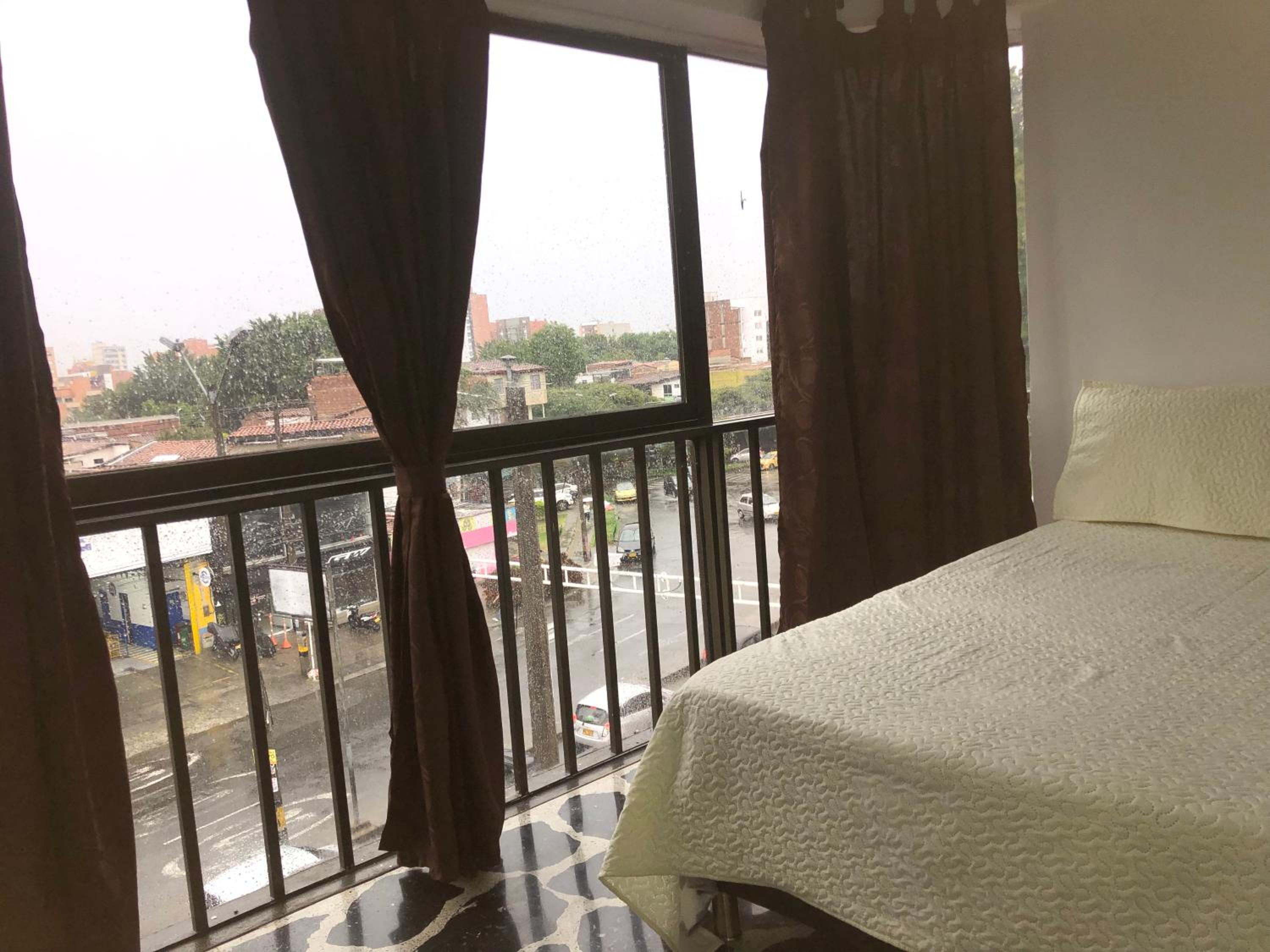 Apartamento amplio en laureles, excelente ubicación, 3 alcobas 403