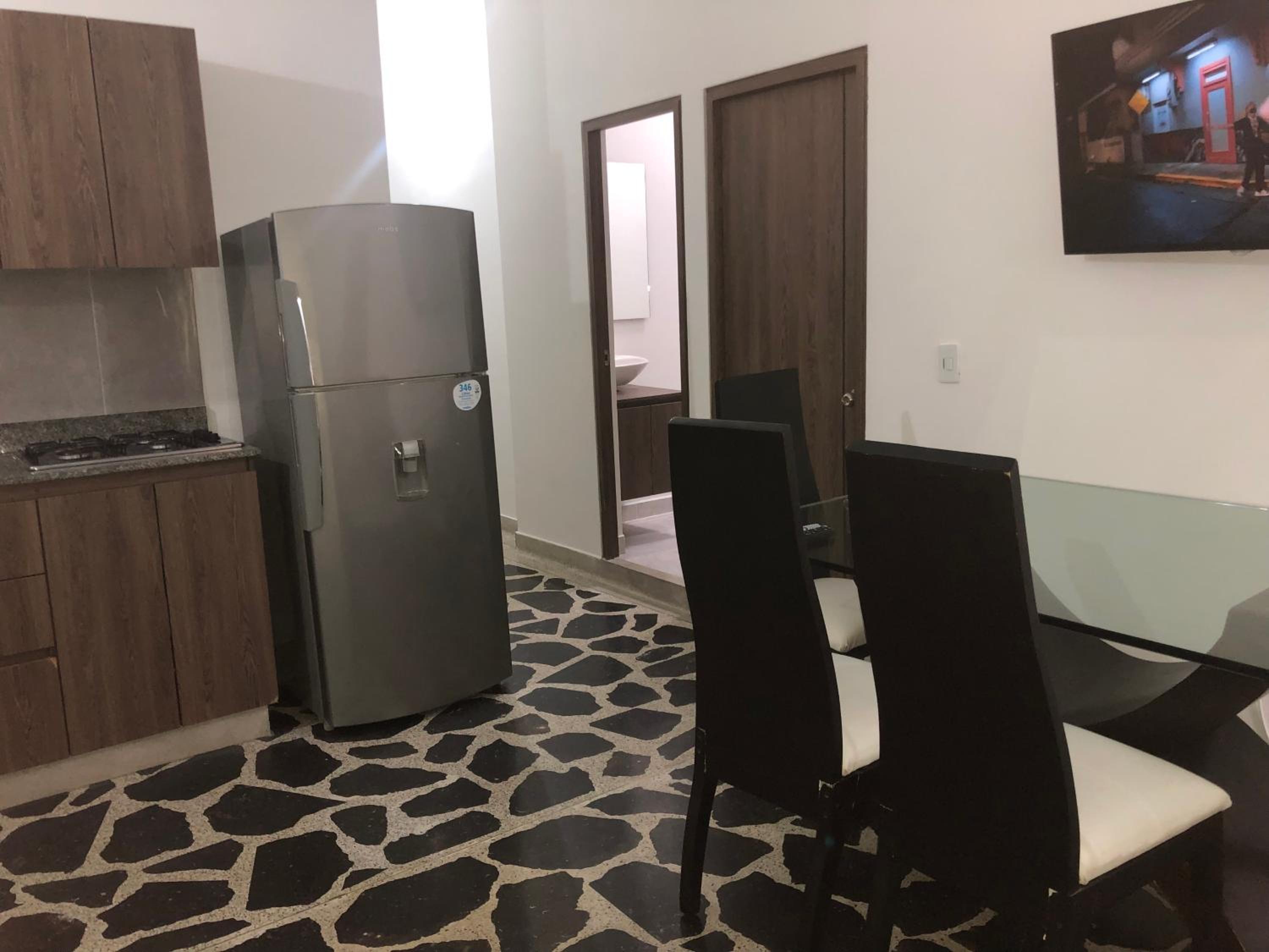 Apartamento amplio en laureles, excelente ubicación, 3 alcobas 403