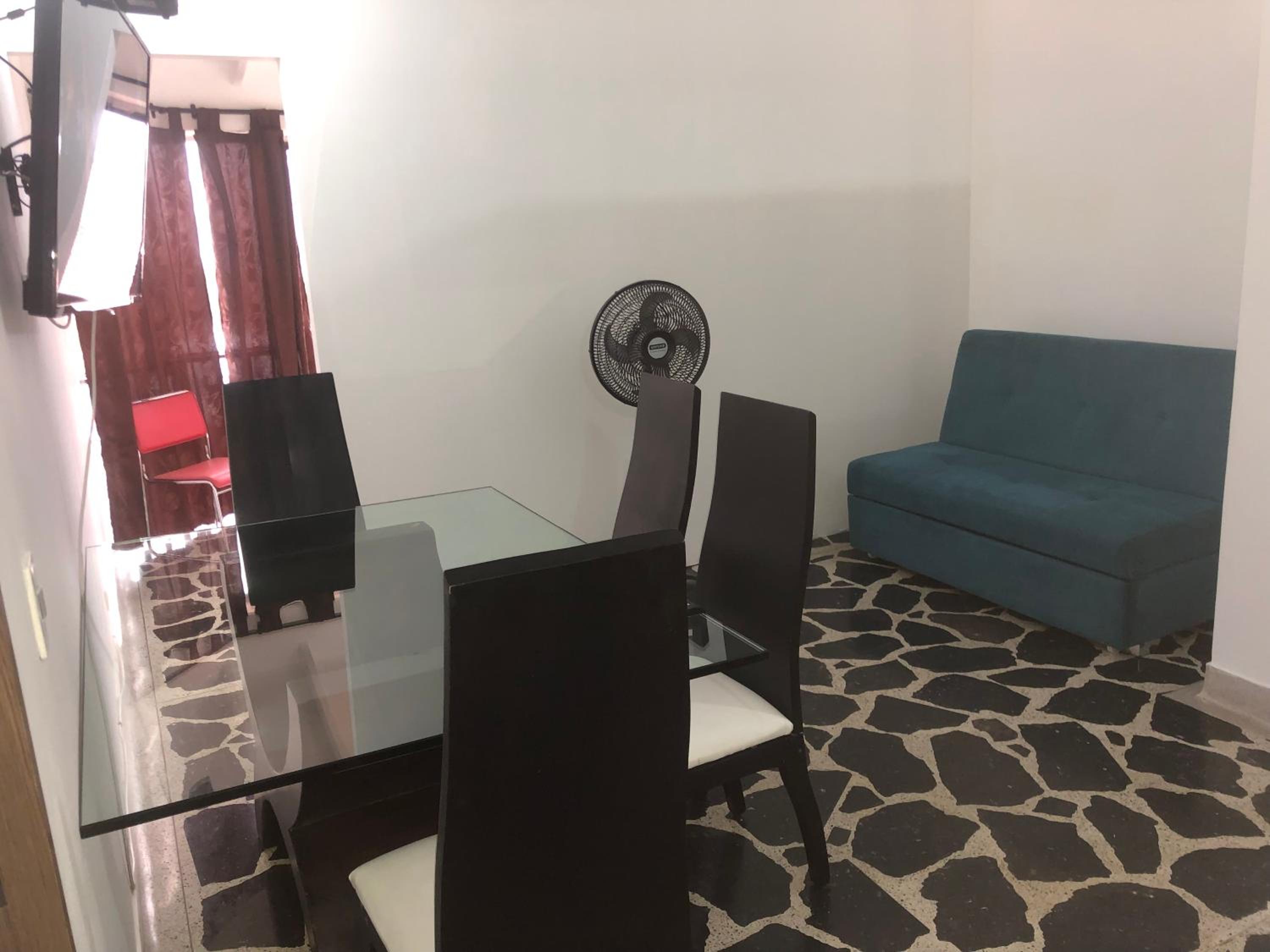 Apartamento amplio en laureles, excelente ubicación, 3 alcobas 403