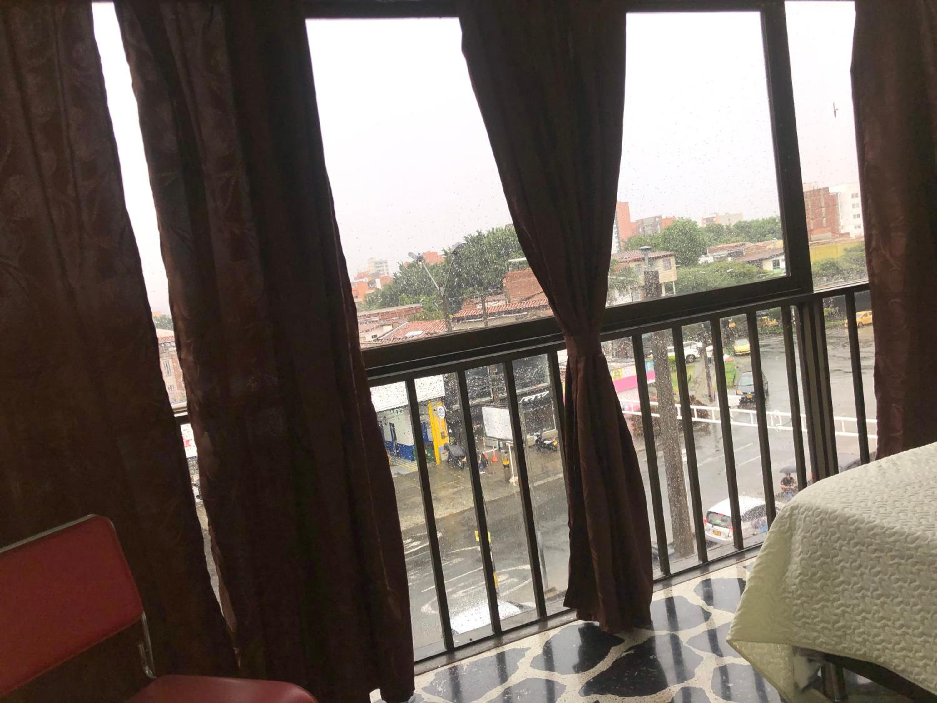 Apartamento amplio en laureles, excelente ubicación, 3 alcobas 403