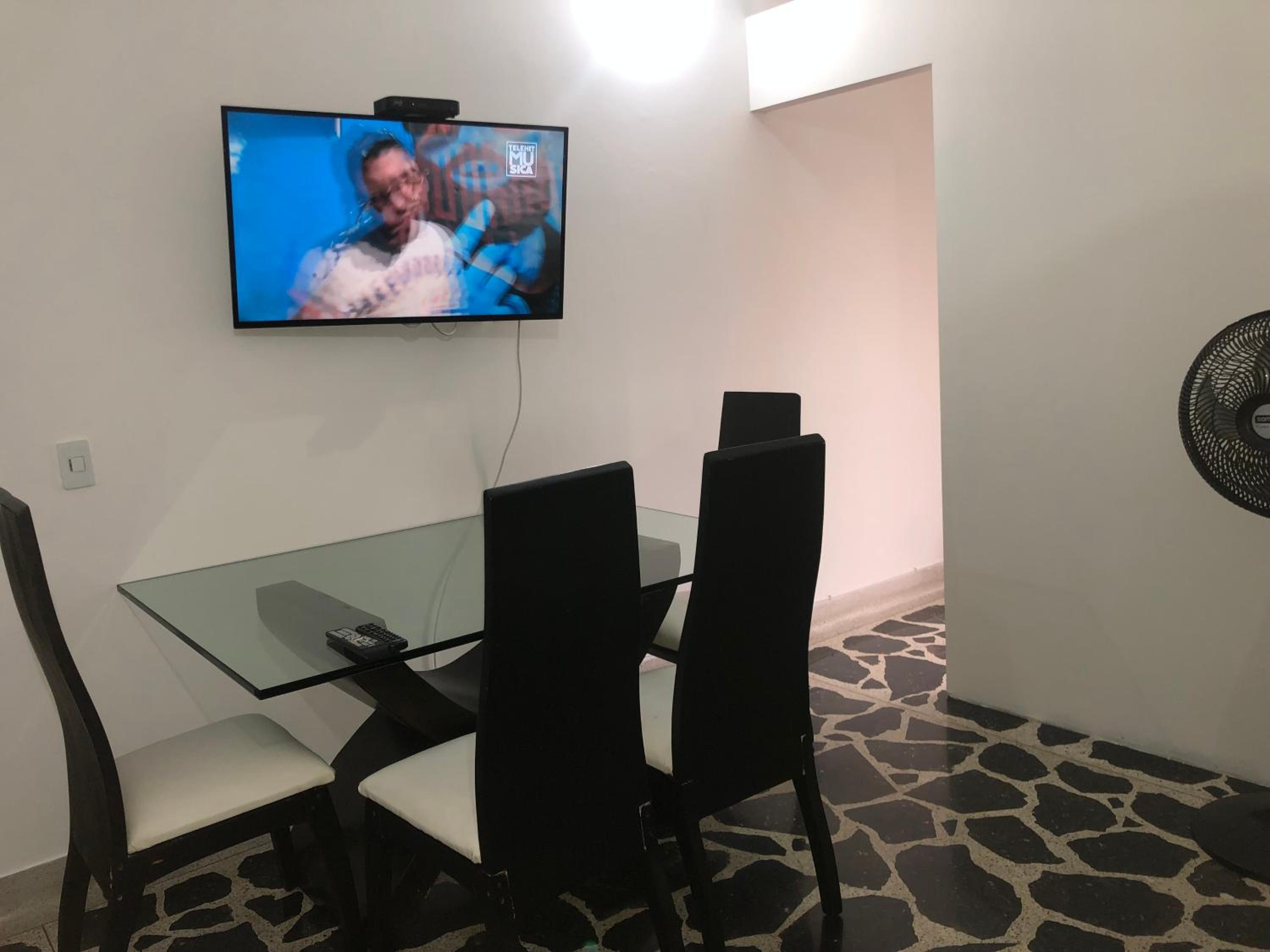 Apartamento amplio en laureles, excelente ubicación, 3 alcobas 403