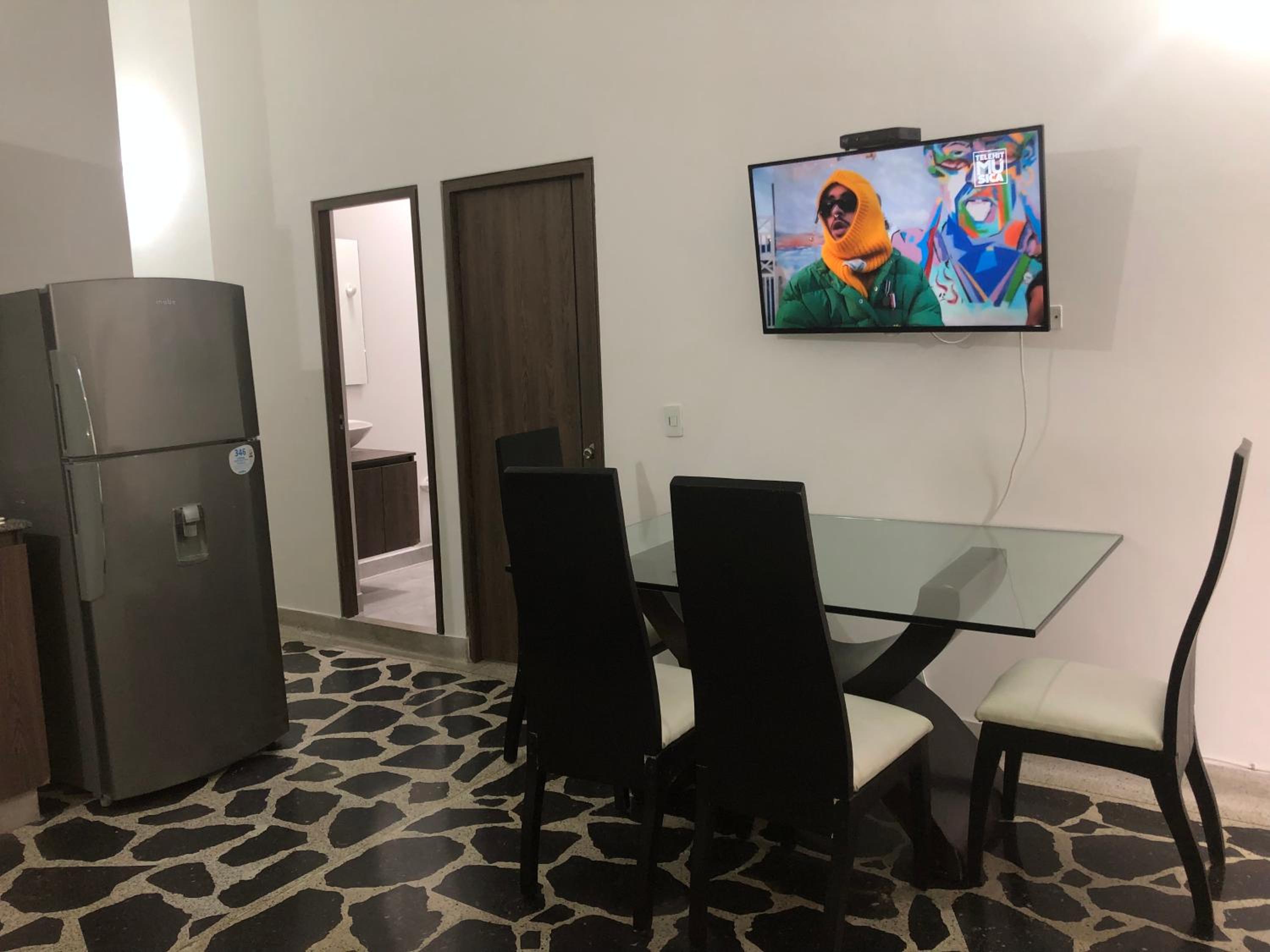 Apartamento amplio en laureles, excelente ubicación, 3 alcobas 403