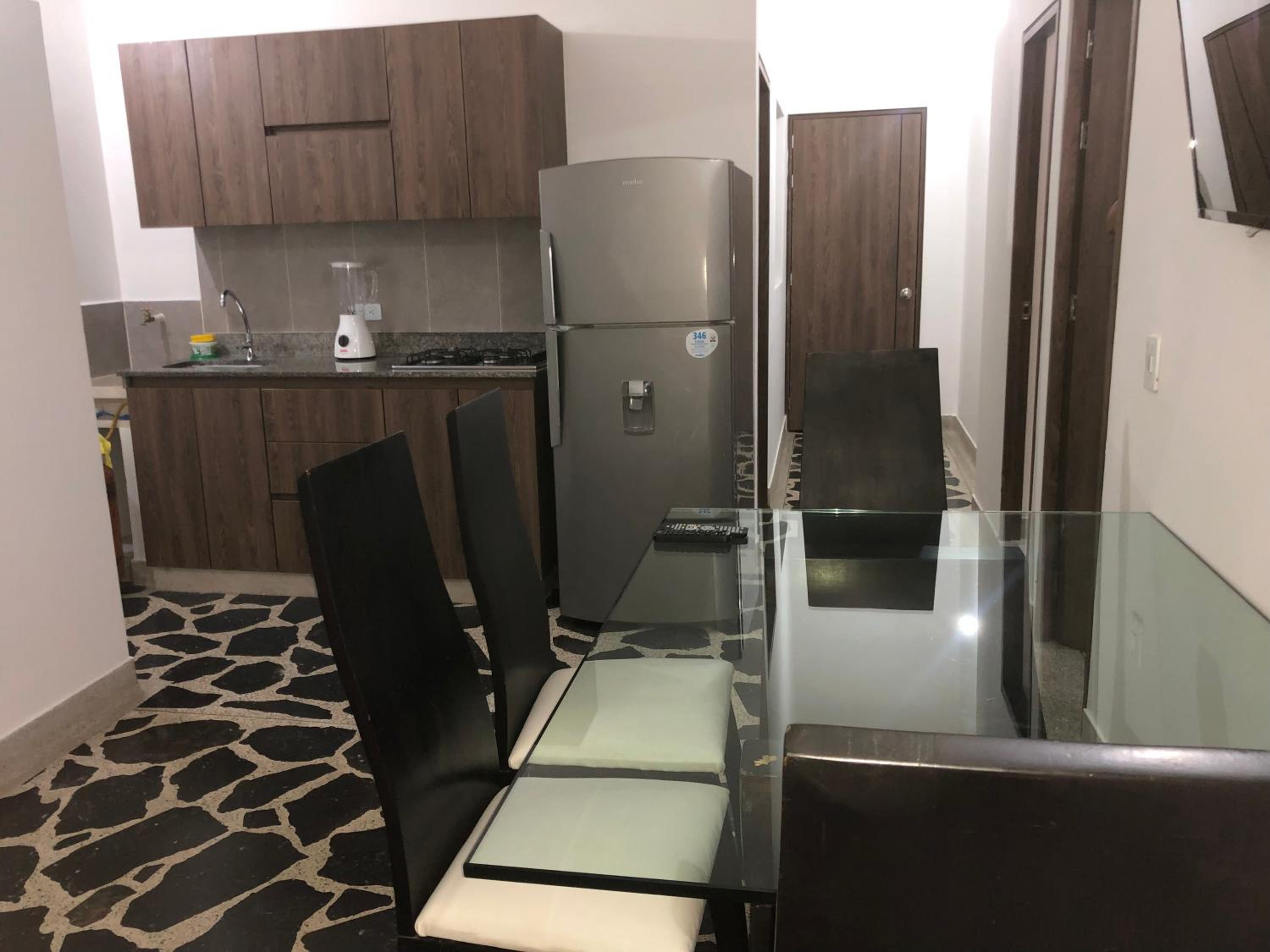 Apartamento amplio en laureles, excelente ubicación, 3 alcobas 403