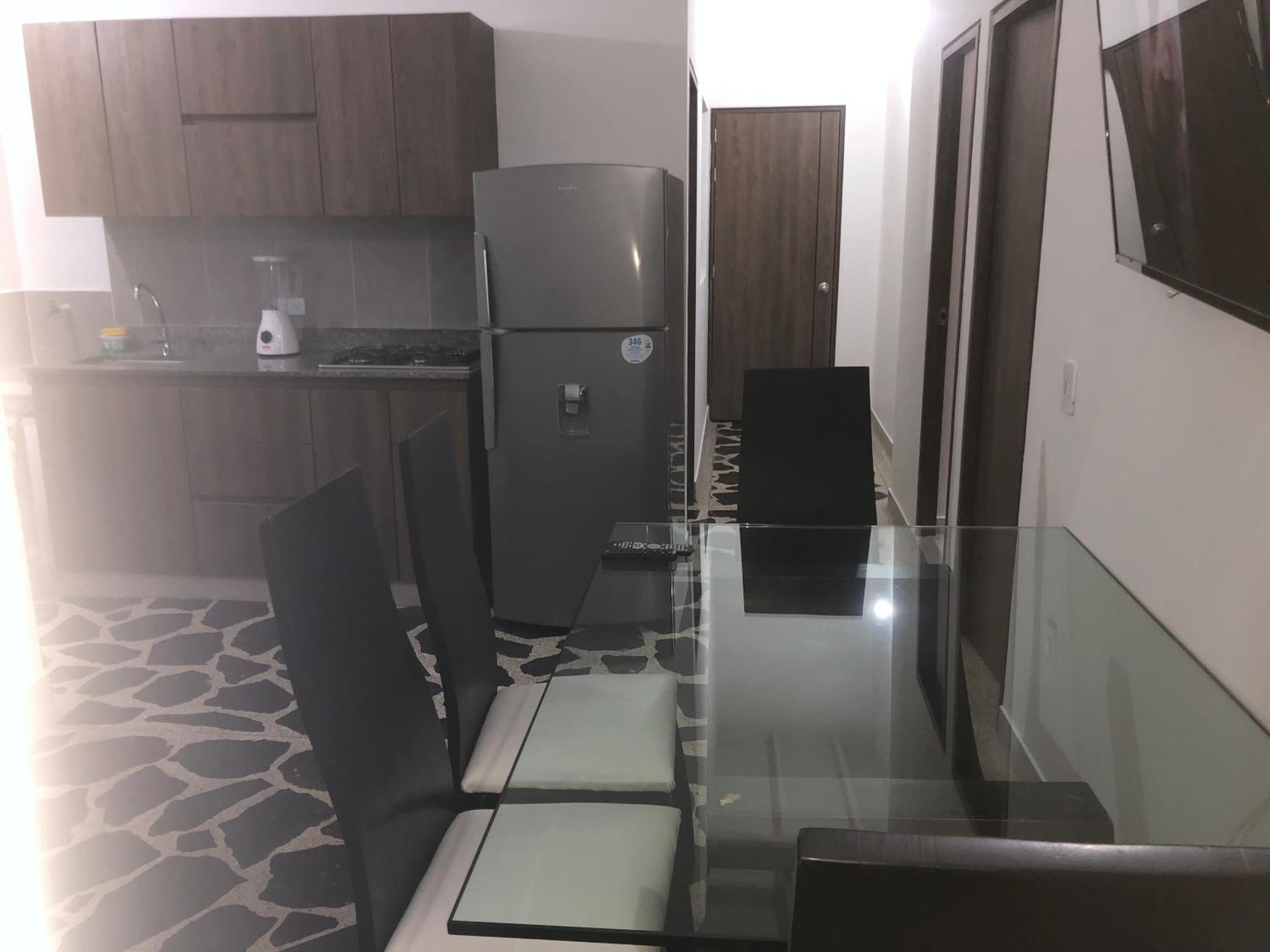 Apartamento amplio en laureles, excelente ubicación, 3 alcobas 403
