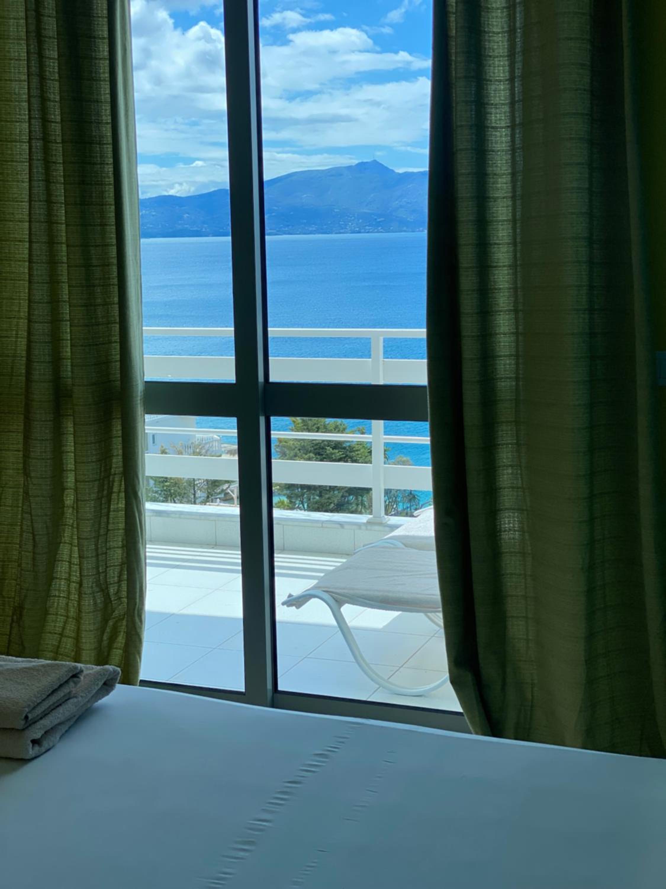 White Sea View Residence 2