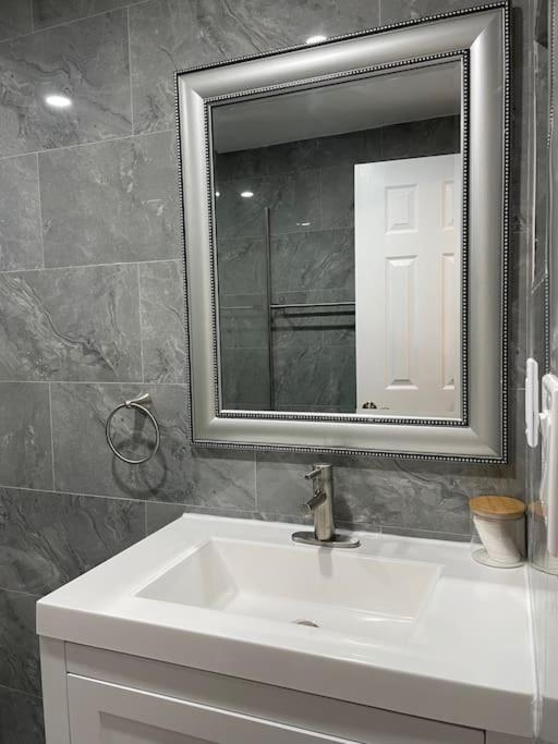 4-bdrm, king & bunkbed, park behind, trails nearby