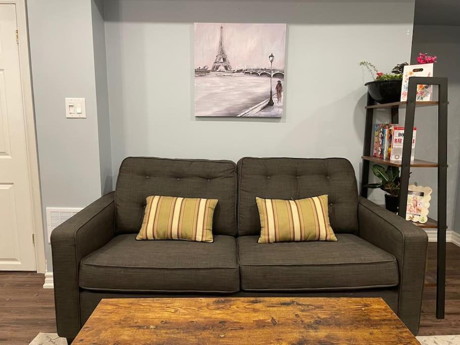 4-bdrm, king & bunkbed, park behind, trails nearby