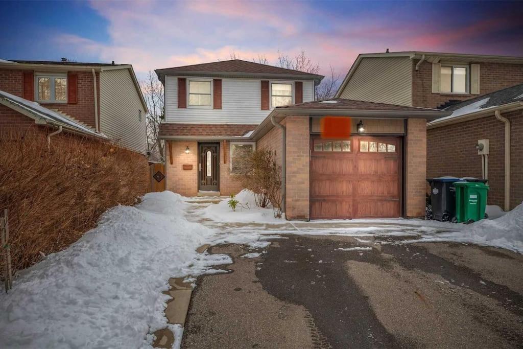 4-bdrm, king & bunkbed, park behind, trails nearby