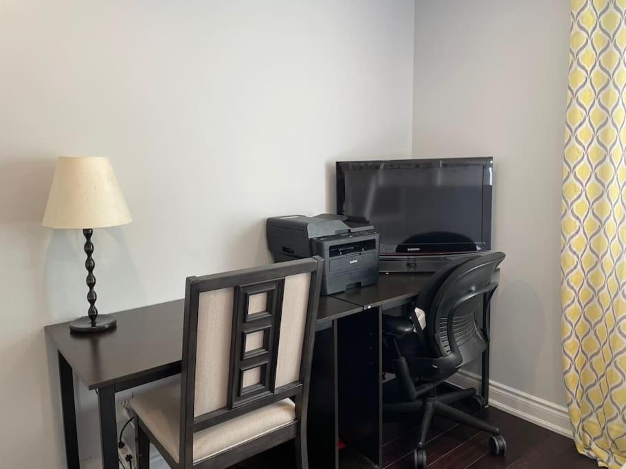 4-bdrm, king & bunkbed, park behind, trails nearby