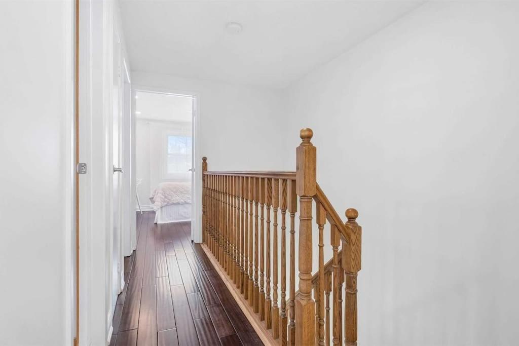 4-bdrm, king & bunkbed, park behind, trails nearby