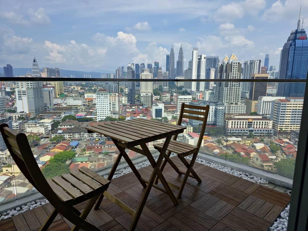 Regalia Residence KLCC View by iLuxHome